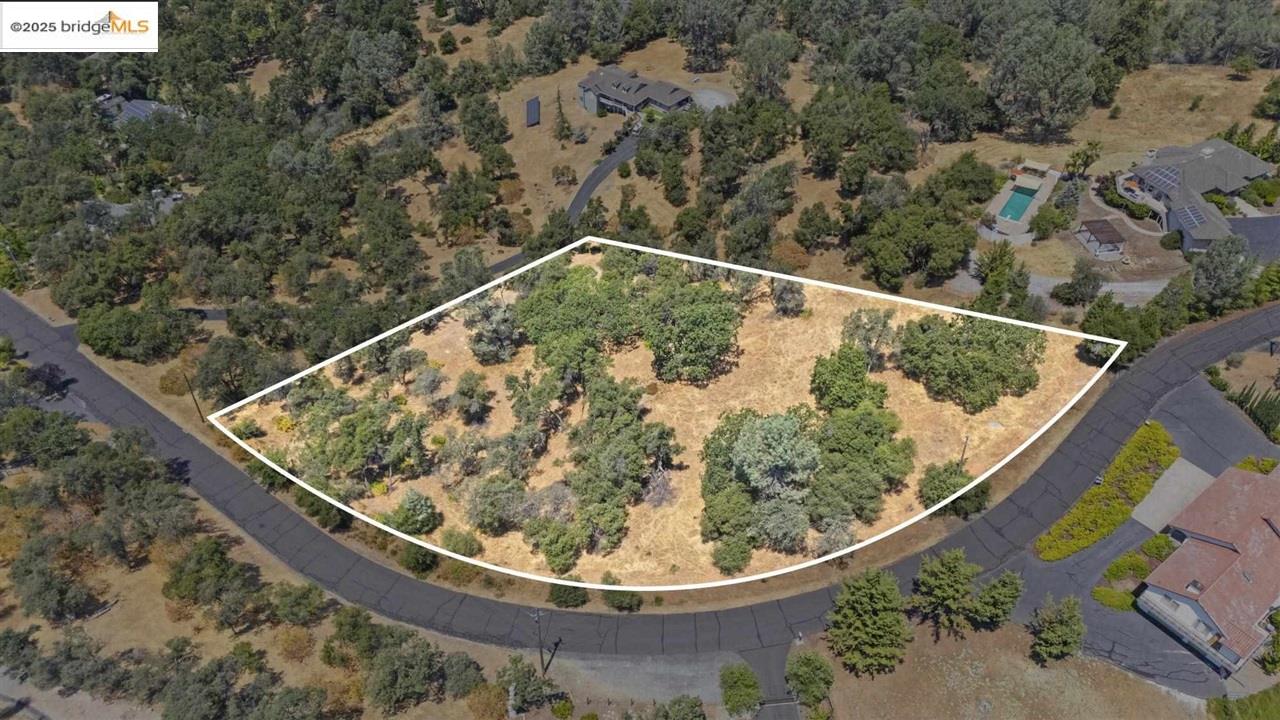 Detail Gallery Image 3 of 14 For 16400 Crestridge Ave, Sonora,  CA 95370 - – Beds | – Baths