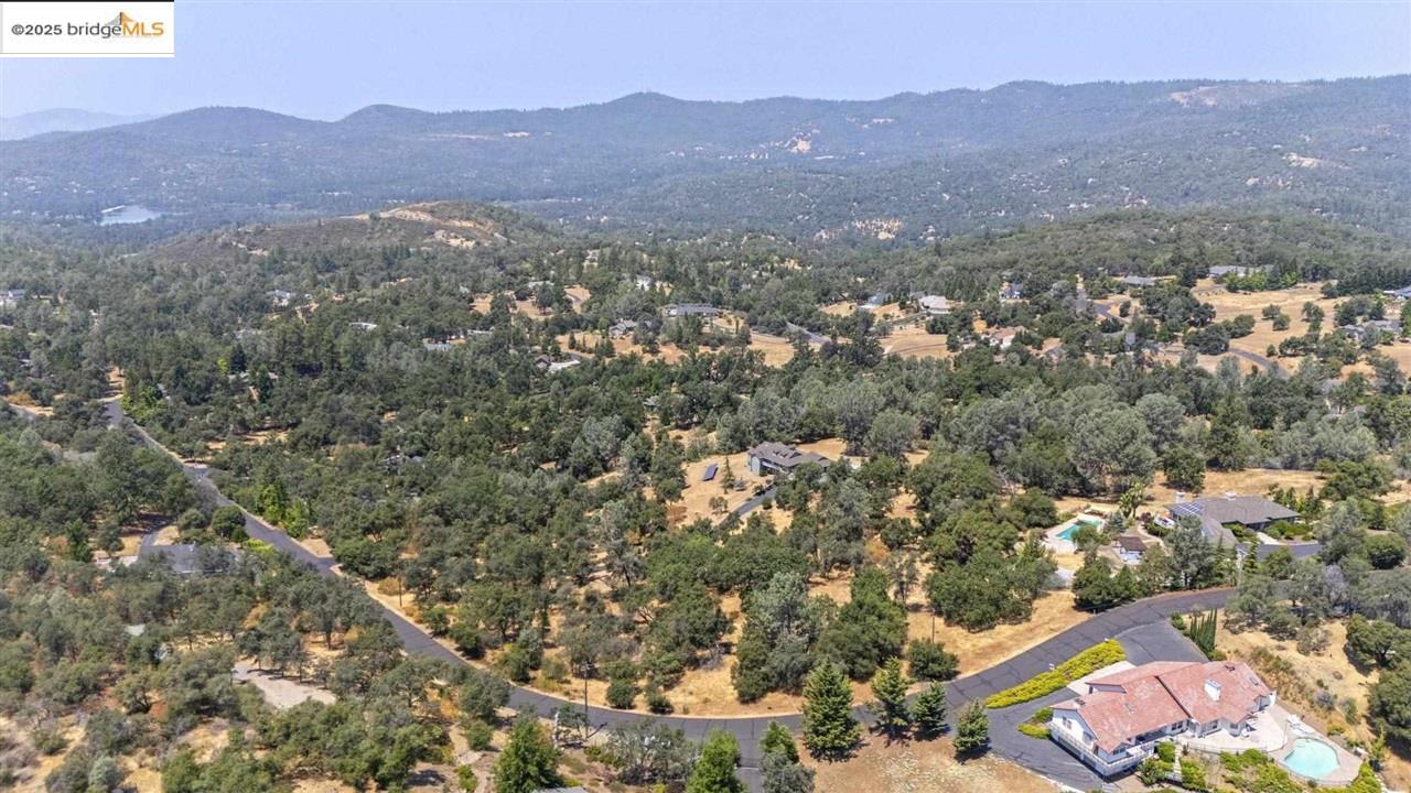 Detail Gallery Image 4 of 14 For 16400 Crestridge Ave, Sonora,  CA 95370 - – Beds | – Baths