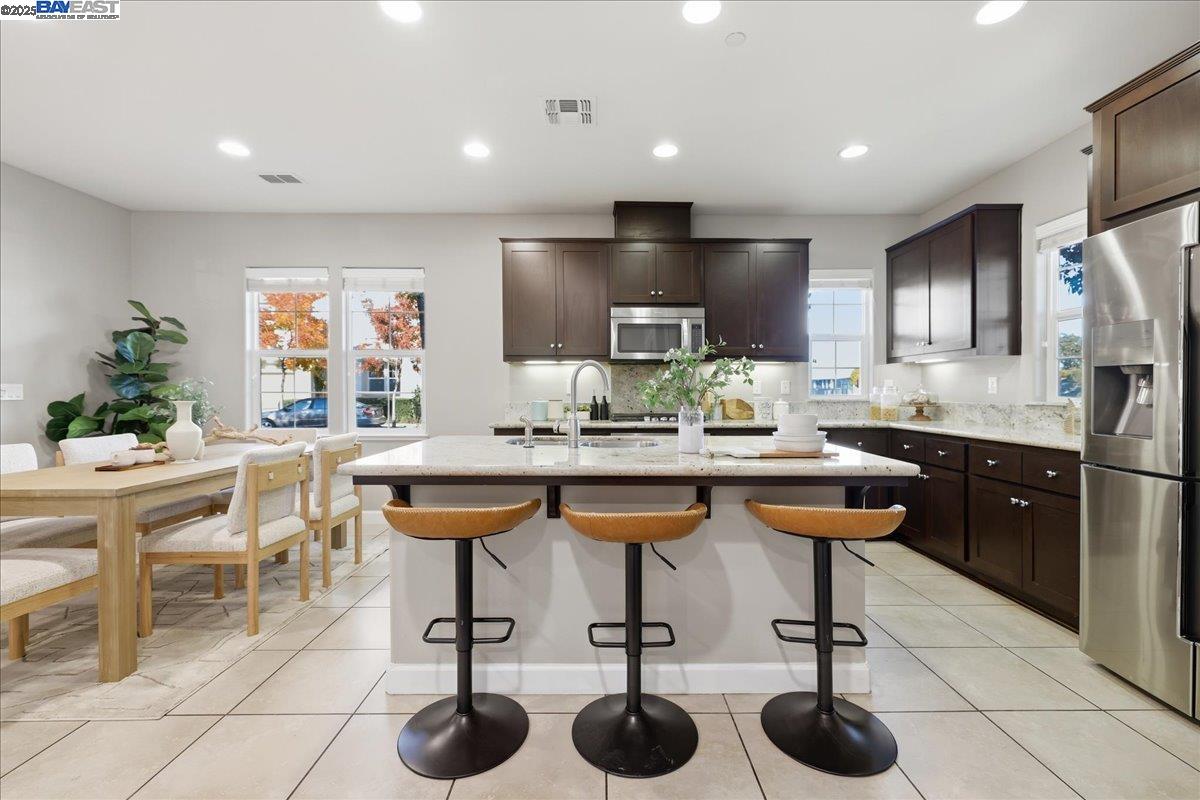 Detail Gallery Image 21 of 60 For 1504 Middle Ln, Hayward,  CA 94545 - 3 Beds | 2/1 Baths