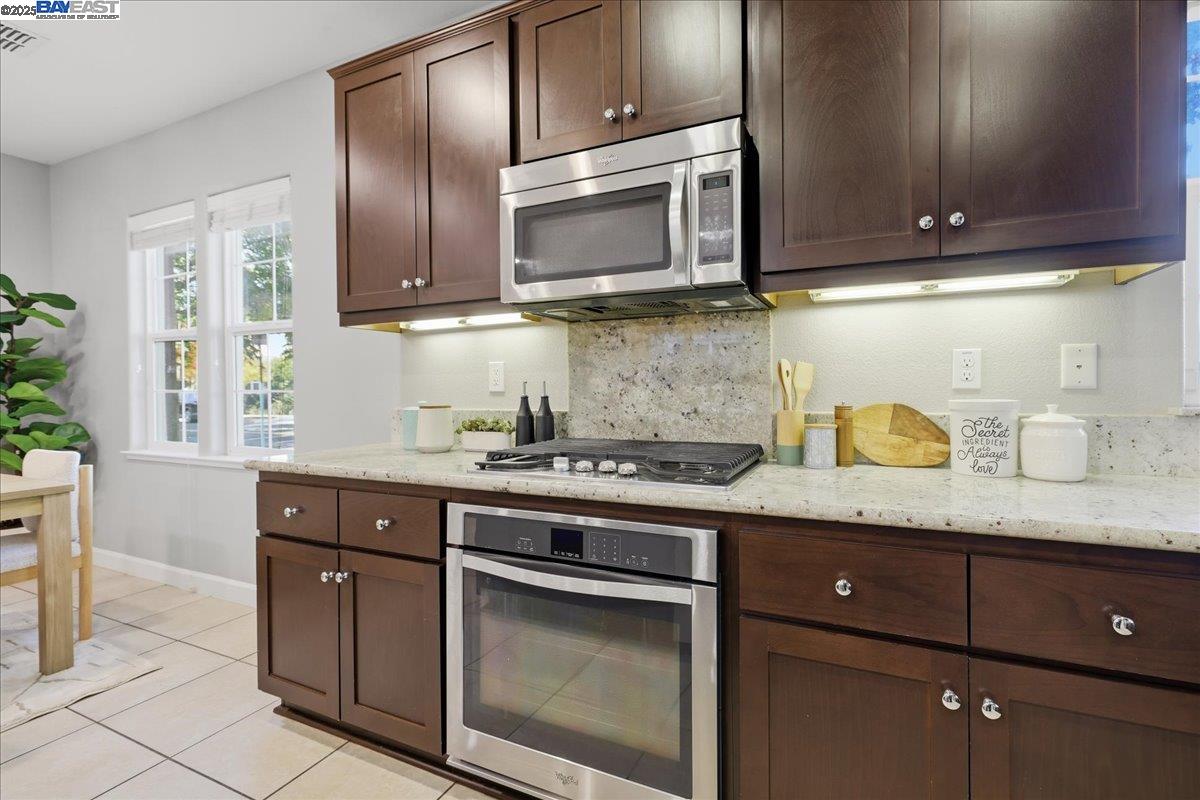 Detail Gallery Image 23 of 60 For 1504 Middle Ln, Hayward,  CA 94545 - 3 Beds | 2/1 Baths