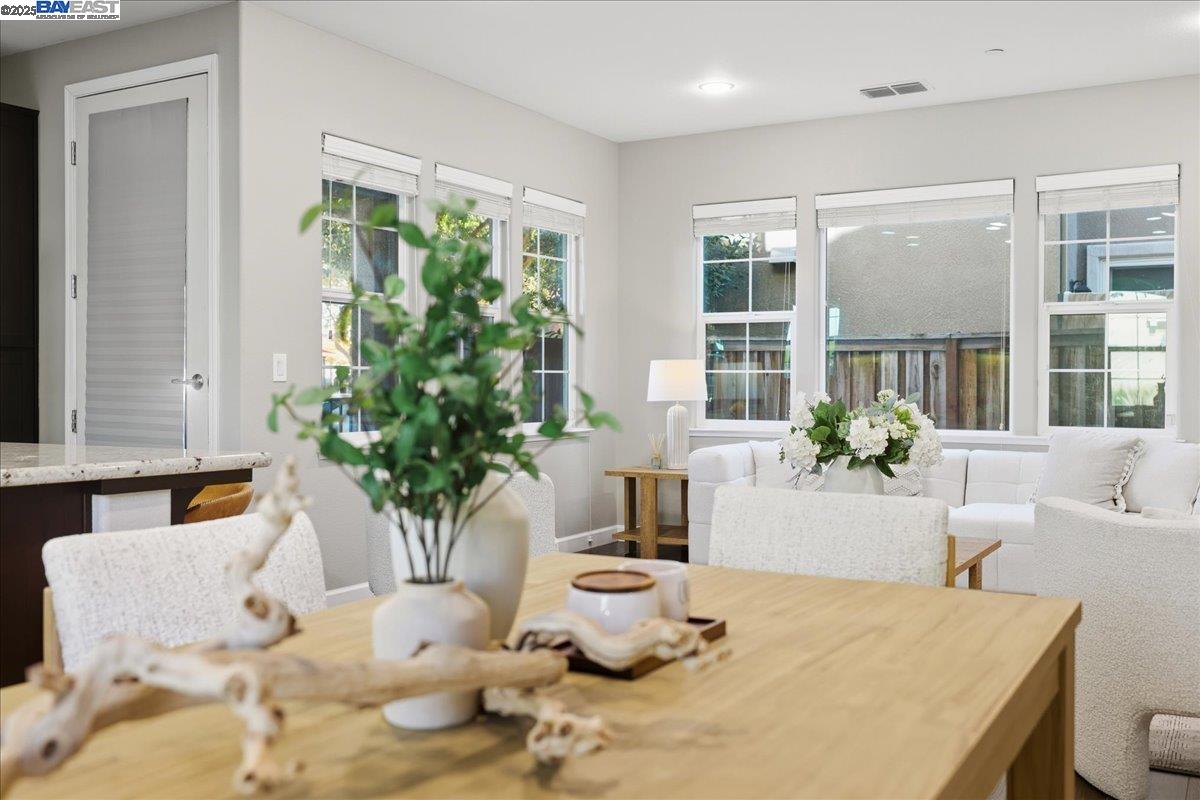 Detail Gallery Image 25 of 60 For 1504 Middle Ln, Hayward,  CA 94545 - 3 Beds | 2/1 Baths