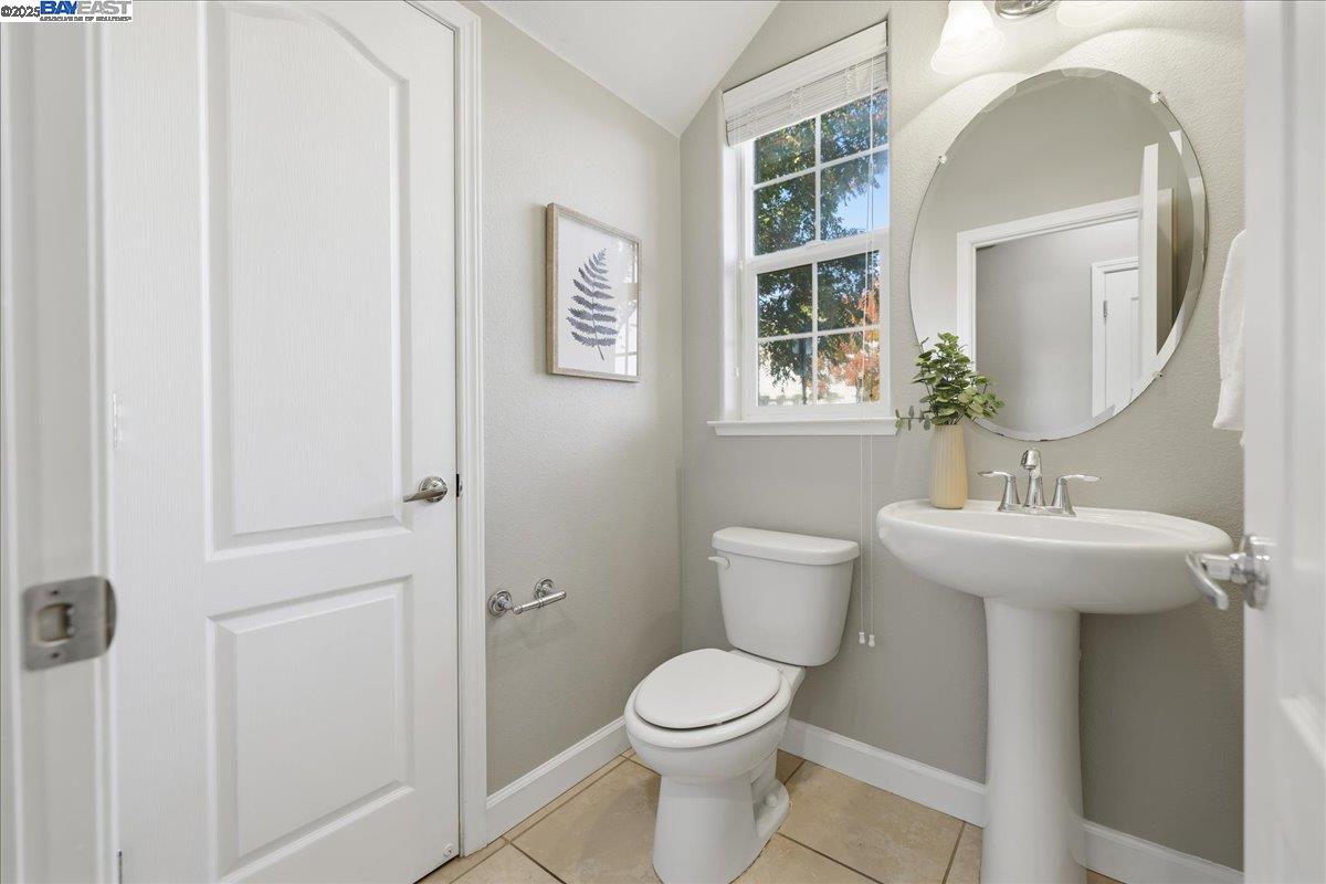 Detail Gallery Image 26 of 60 For 1504 Middle Ln, Hayward,  CA 94545 - 3 Beds | 2/1 Baths