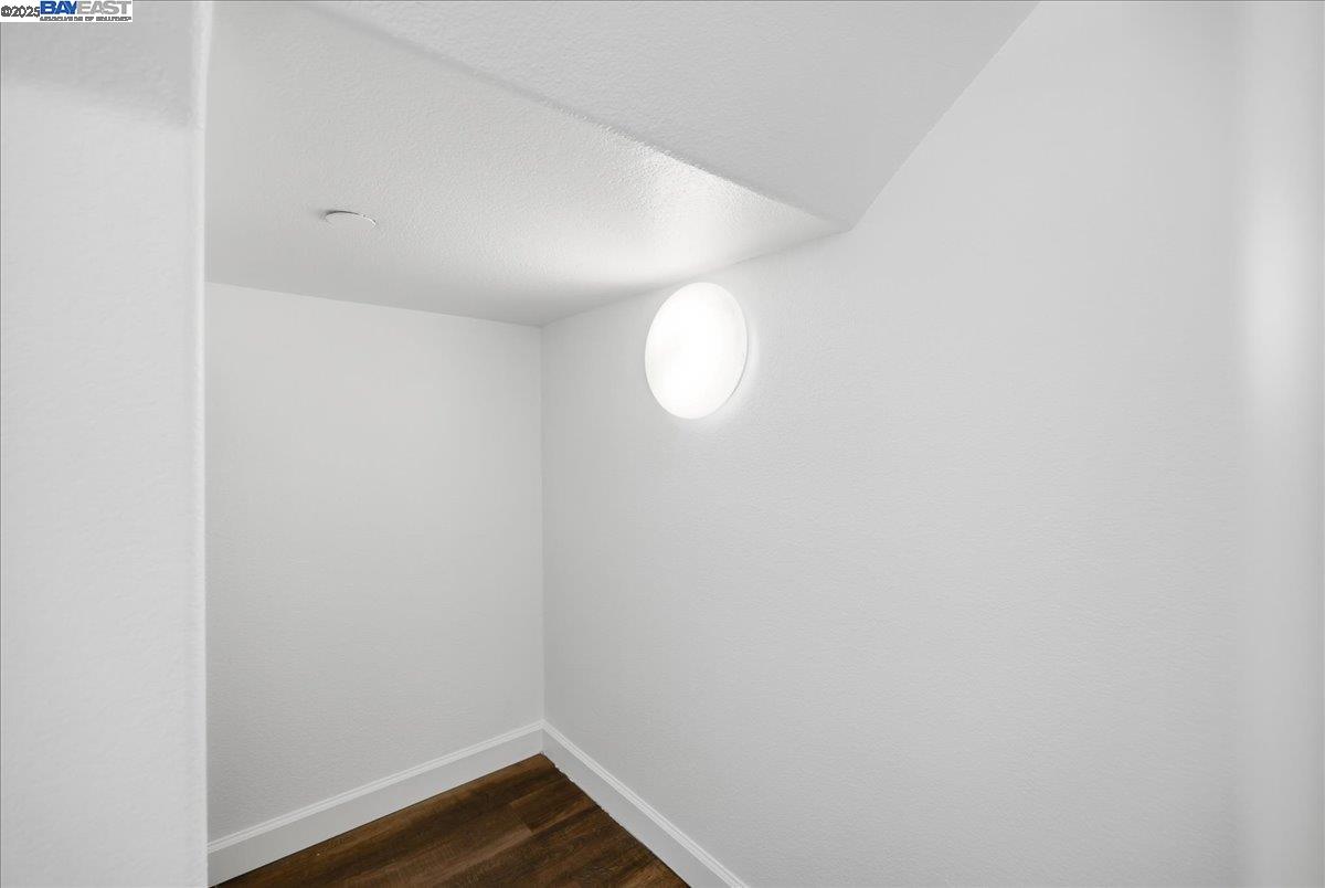 Detail Gallery Image 27 of 60 For 1504 Middle Ln, Hayward,  CA 94545 - 3 Beds | 2/1 Baths