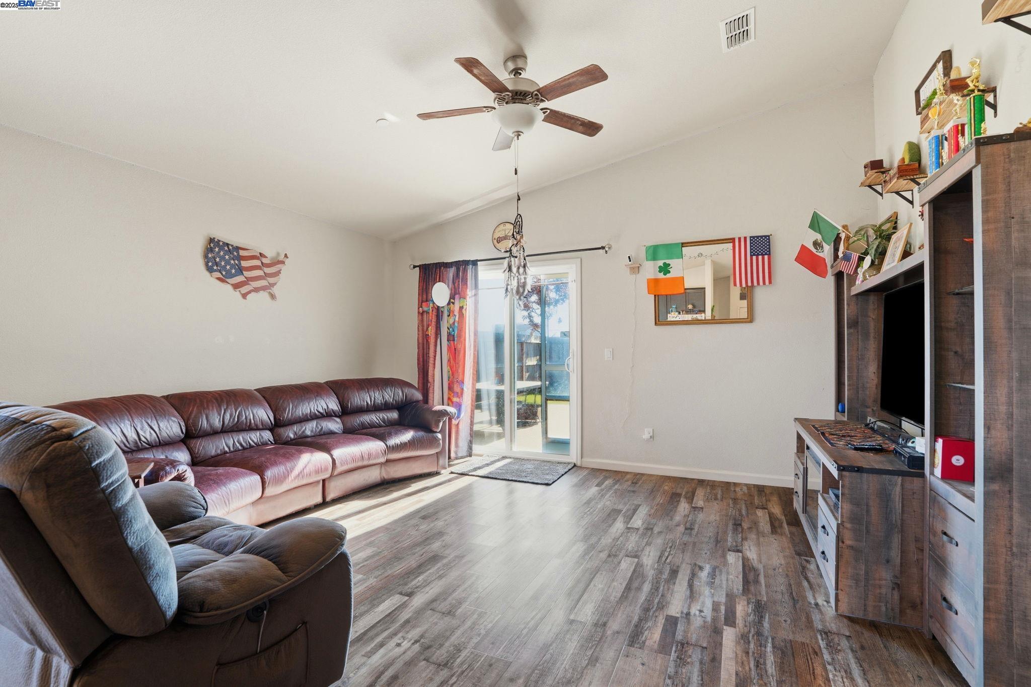 Detail Gallery Image 6 of 34 For 296 Dena Ct, Merced,  CA 95341 - 4 Beds | 2 Baths