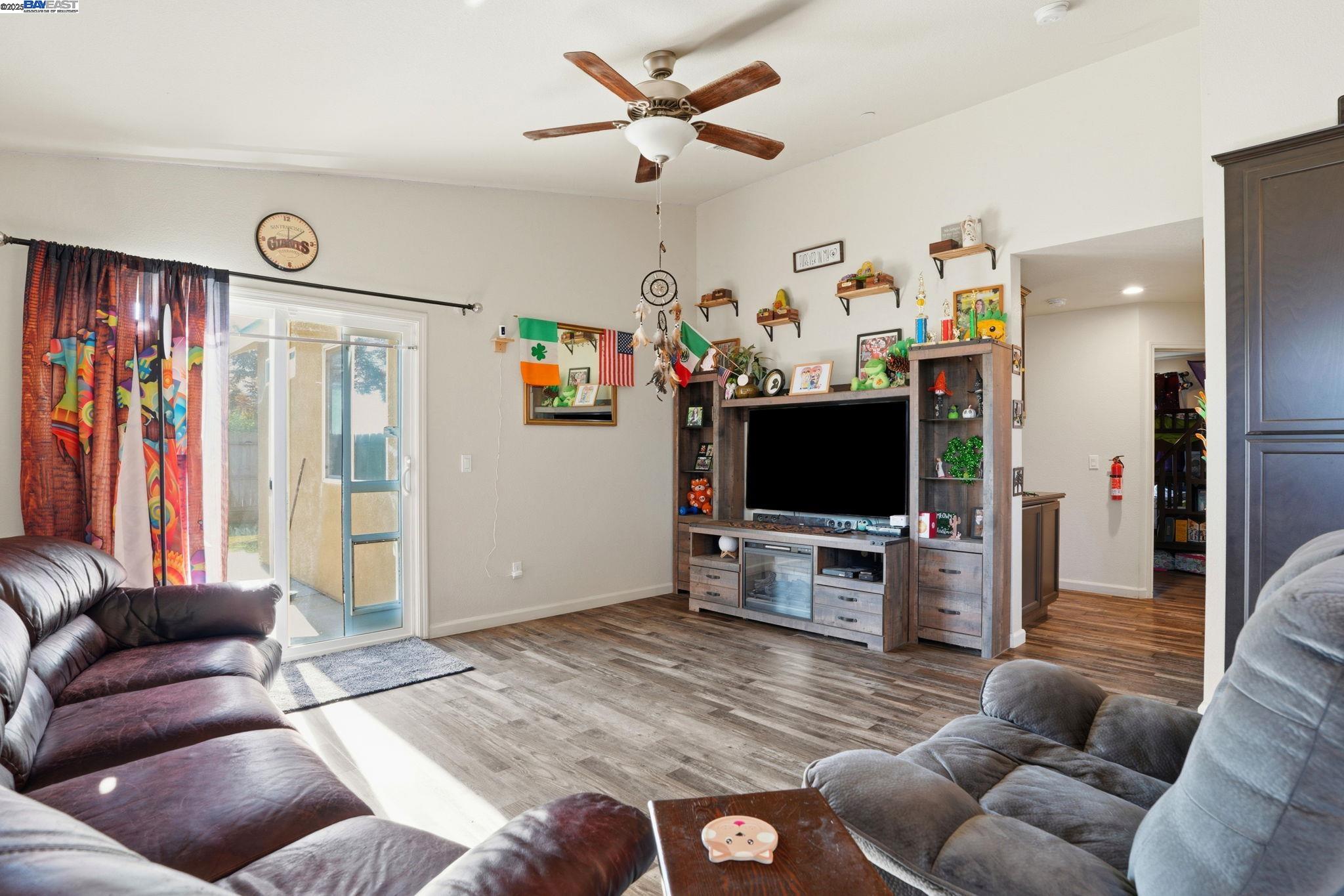 Detail Gallery Image 7 of 34 For 296 Dena Ct, Merced,  CA 95341 - 4 Beds | 2 Baths