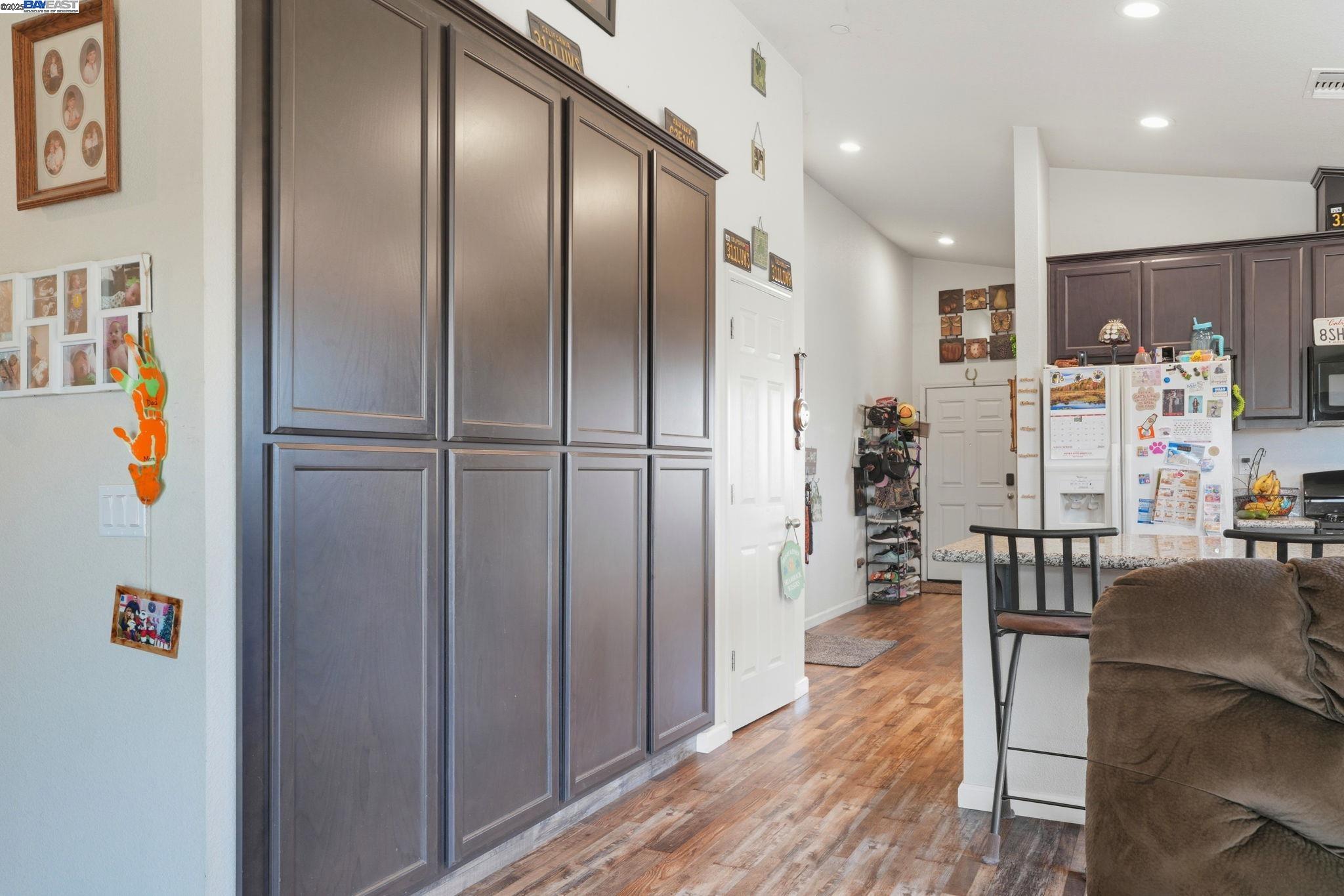 Detail Gallery Image 9 of 34 For 296 Dena Ct, Merced,  CA 95341 - 4 Beds | 2 Baths