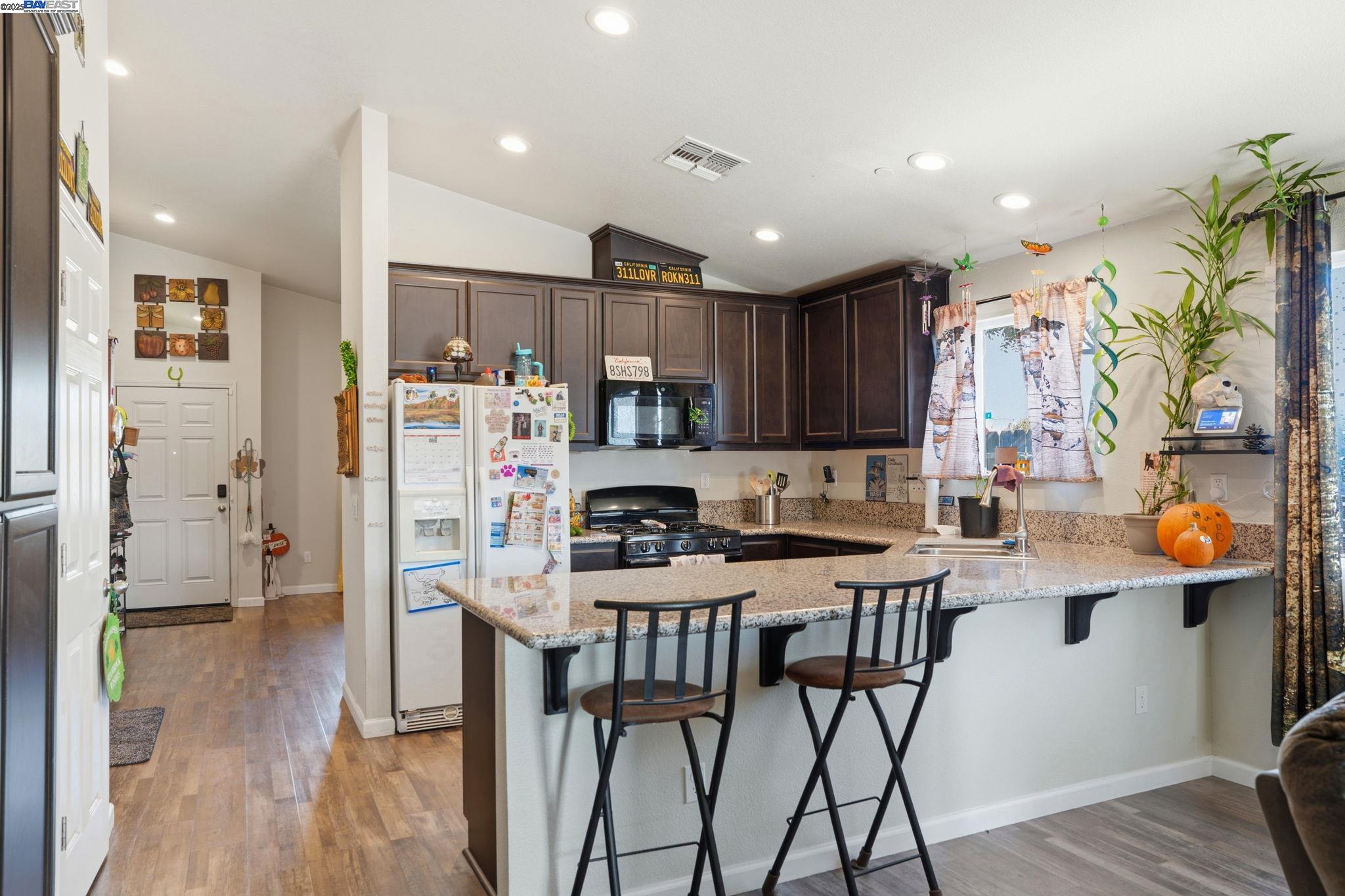 Detail Gallery Image 10 of 34 For 296 Dena Ct, Merced,  CA 95341 - 4 Beds | 2 Baths