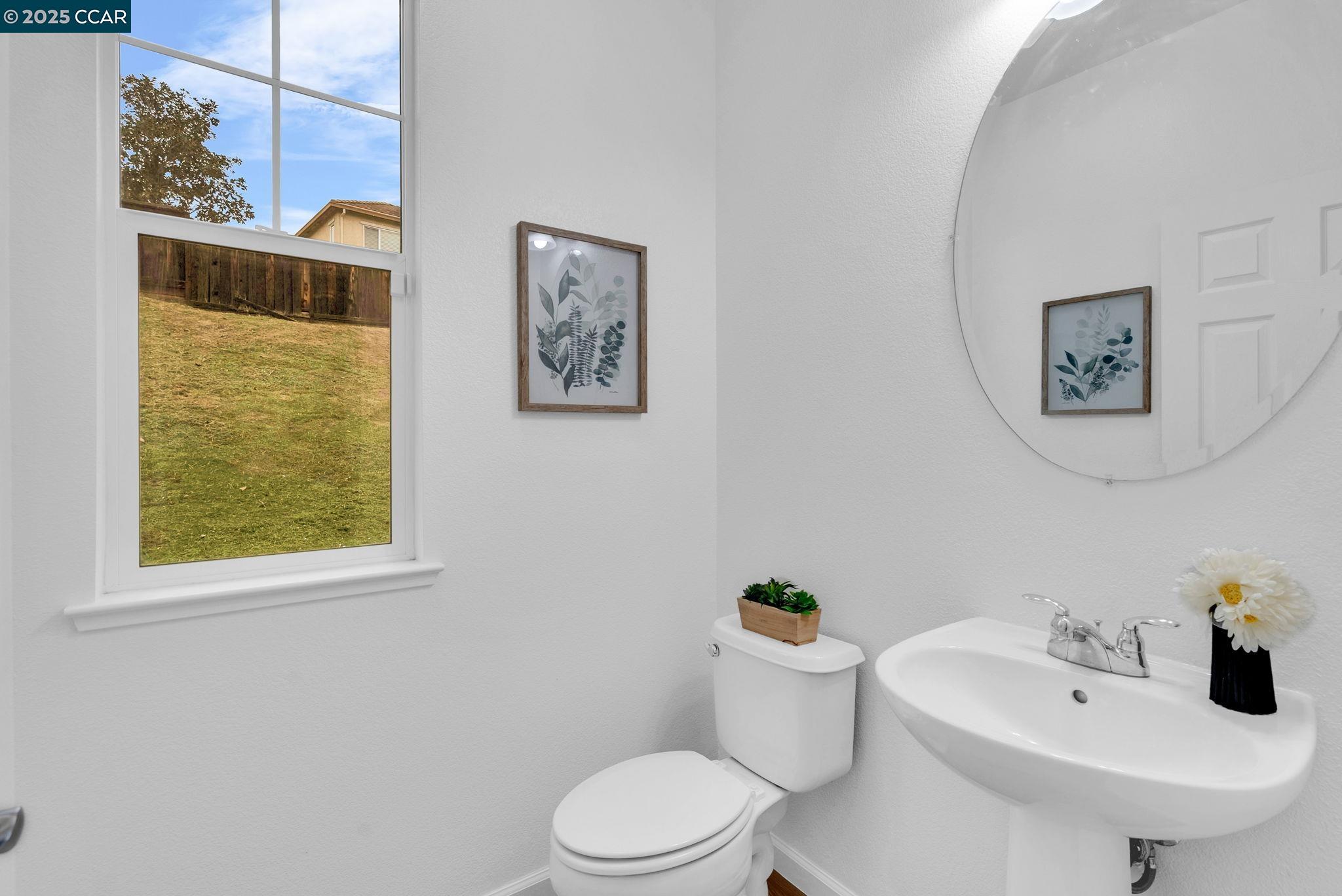 Detail Gallery Image 12 of 32 For 5560 Mcfarlan Ranch Dr, Antioch,  CA 94531 - 4 Beds | 2/1 Baths