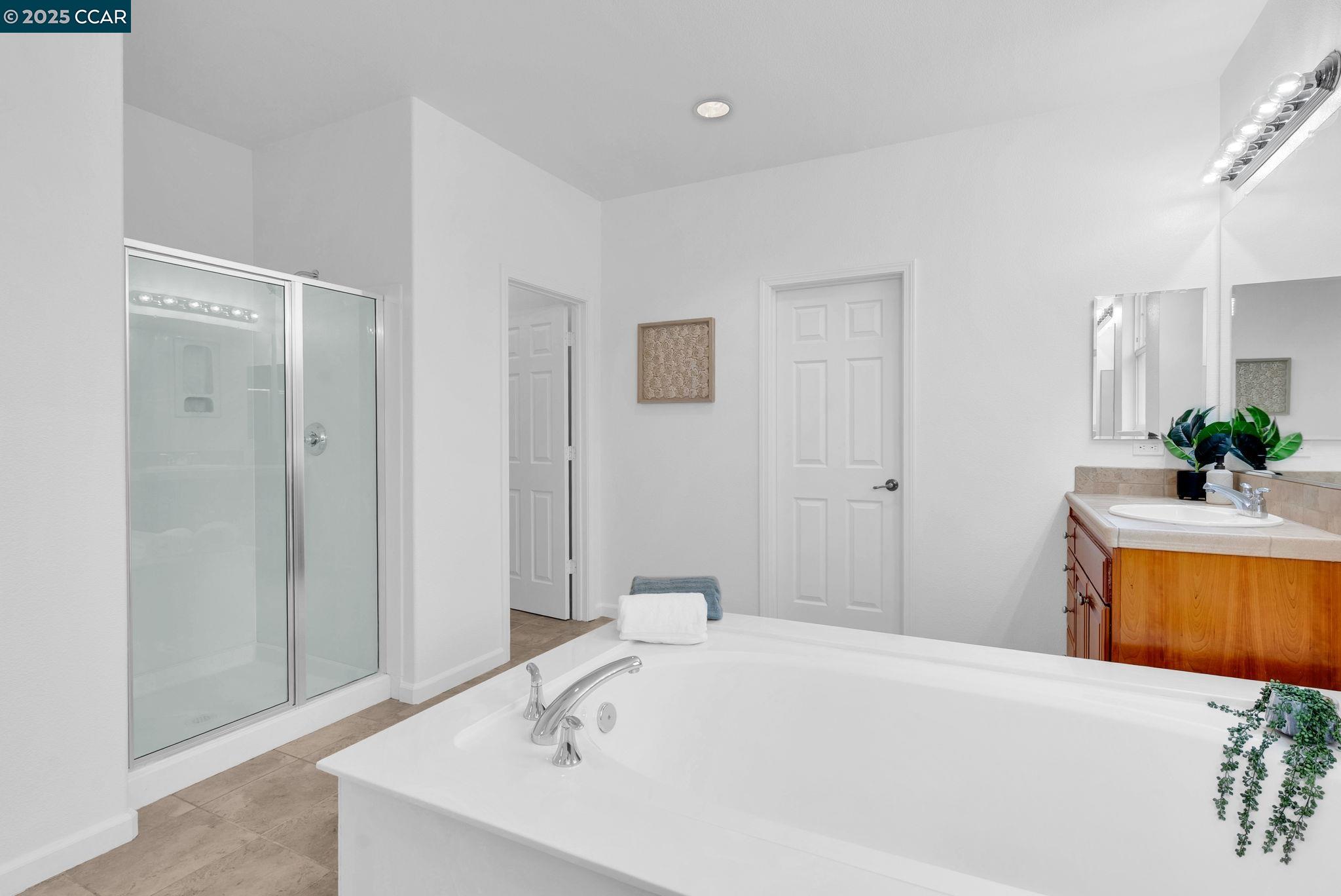 Detail Gallery Image 19 of 32 For 5560 Mcfarlan Ranch Dr, Antioch,  CA 94531 - 4 Beds | 2/1 Baths