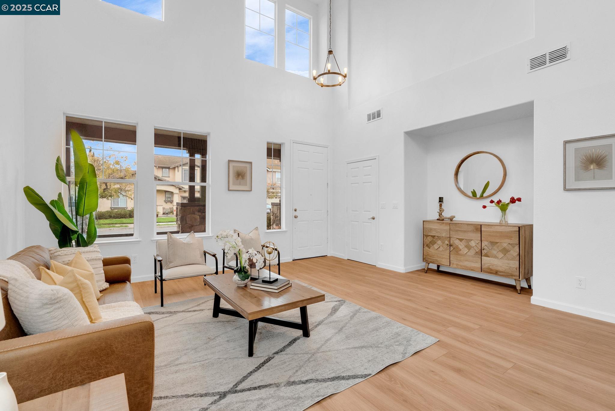 Detail Gallery Image 6 of 32 For 5560 Mcfarlan Ranch Dr, Antioch,  CA 94531 - 4 Beds | 2/1 Baths