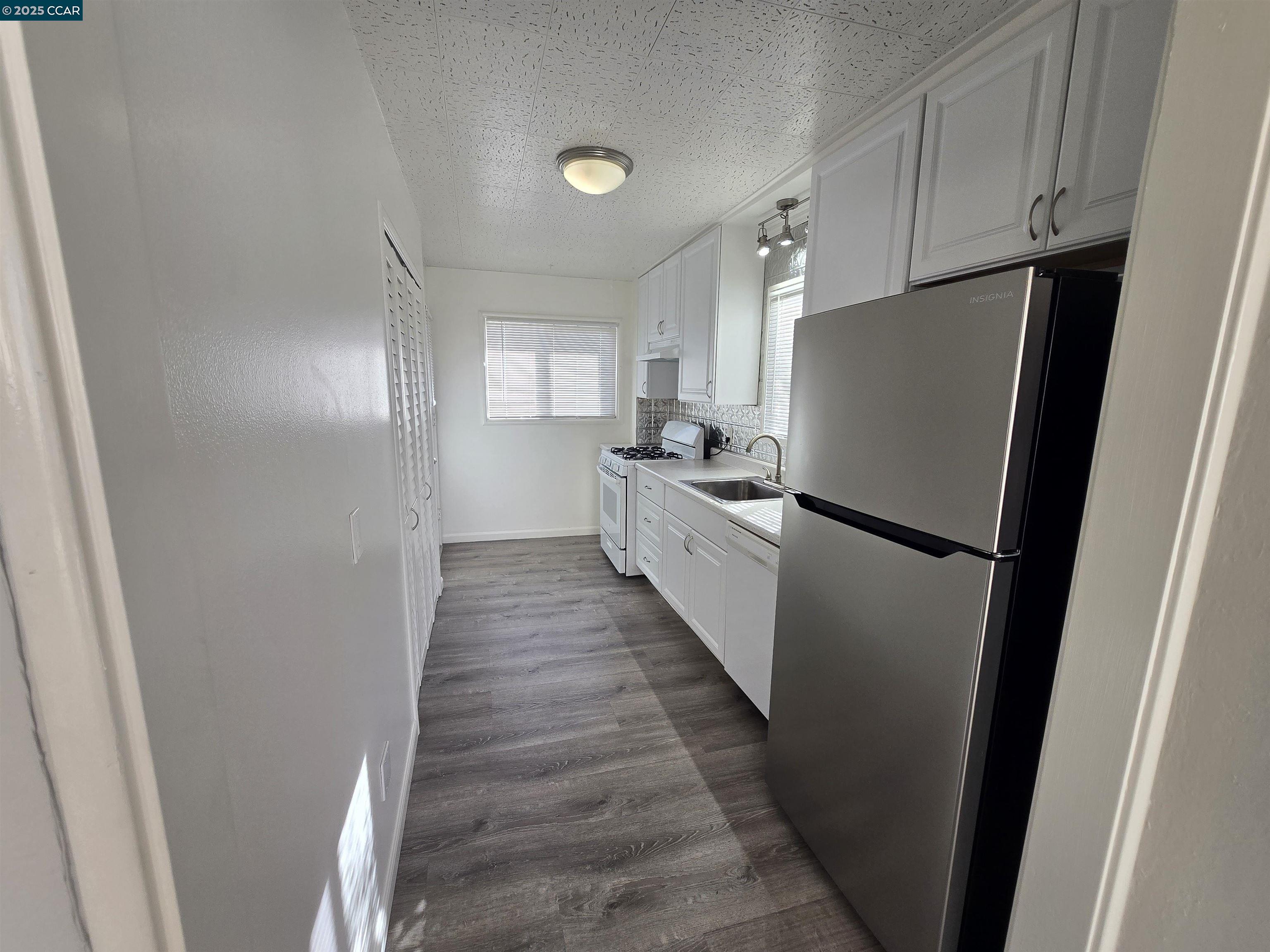 Detail Gallery Image 6 of 8 For 517 Richardson, Martinez,  CA 94553 - 1 Beds | 1 Baths