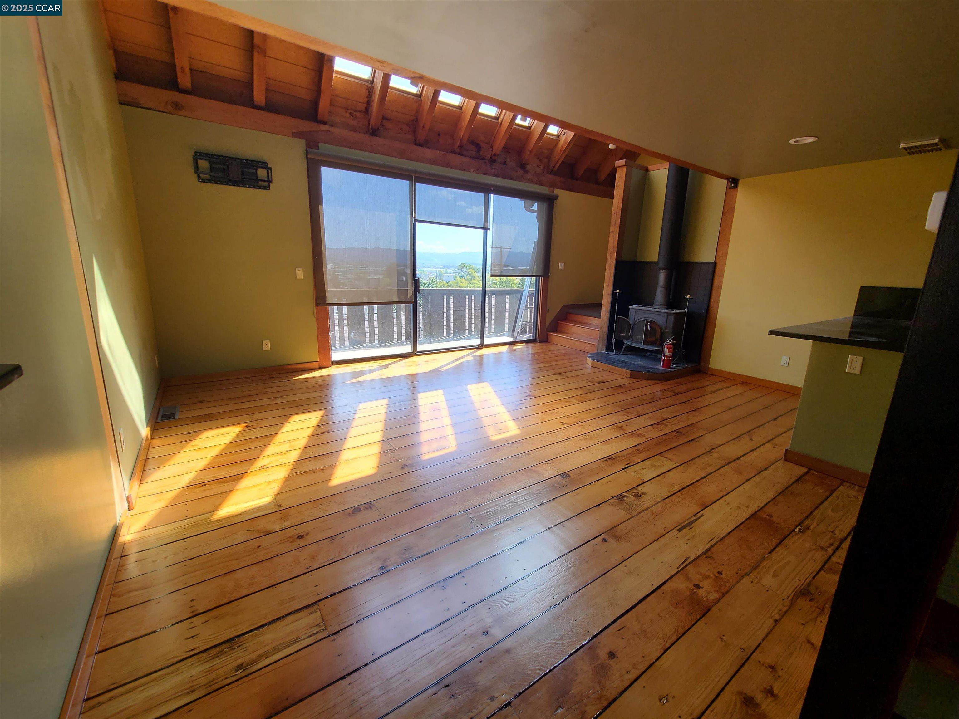 Detail Gallery Image 2 of 8 For 456 West Richmond Avenue, Richmond,  CA 94801 - 0 Beds | 1 Baths