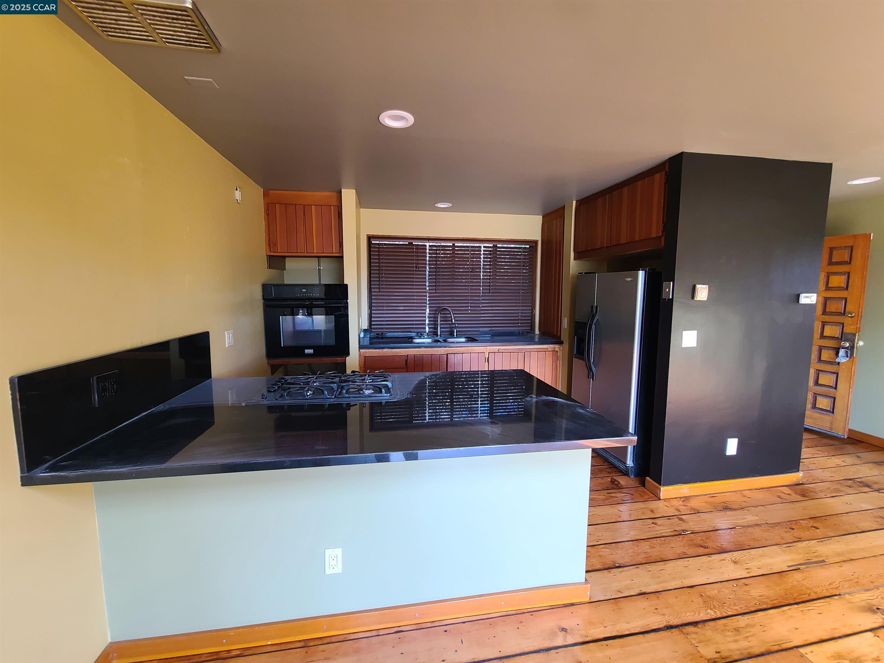 Detail Gallery Image 3 of 8 For 456 West Richmond Avenue, Richmond,  CA 94801 - 0 Beds | 1 Baths