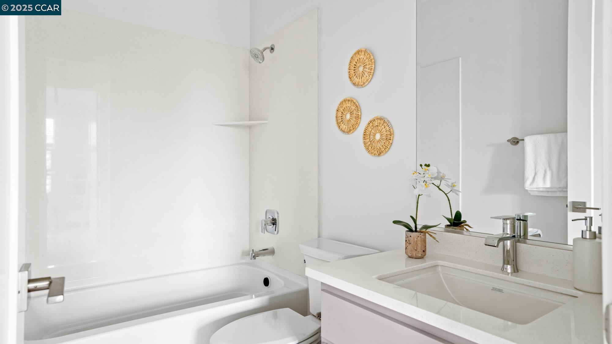 Detail Gallery Image 19 of 29 For 2806 Chattleton Ln., San Pablo,  CA 94806 - 3 Beds | 2/2 Baths