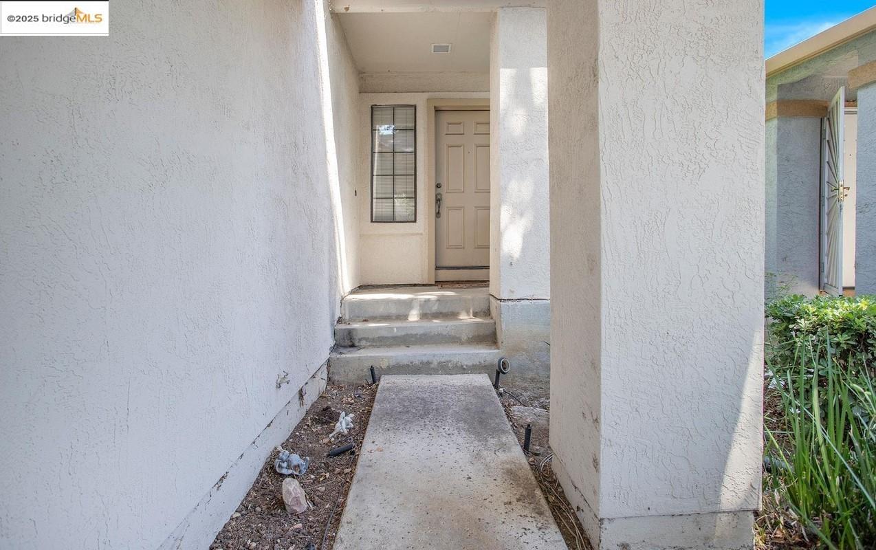 Detail Gallery Image 8 of 12 For 720 Timberline Ter, Brentwood,  CA 94513 - 4 Beds | 2/1 Baths