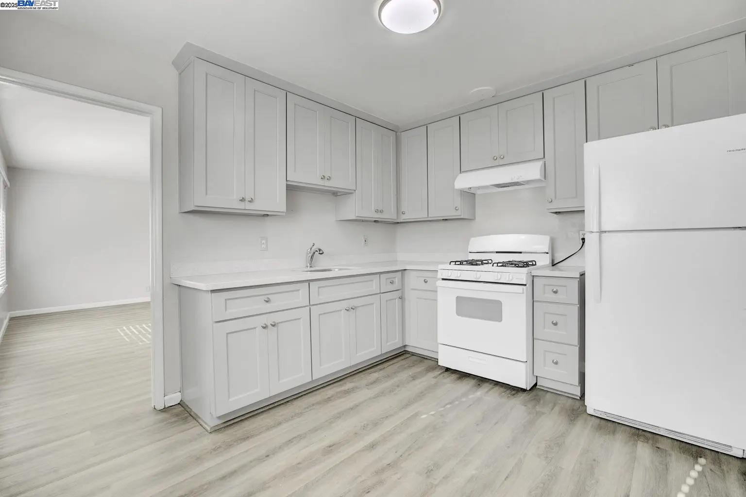 Detail Gallery Image 4 of 30 For 8811 a St, Oakland,  CA 94621 - – Beds | – Baths