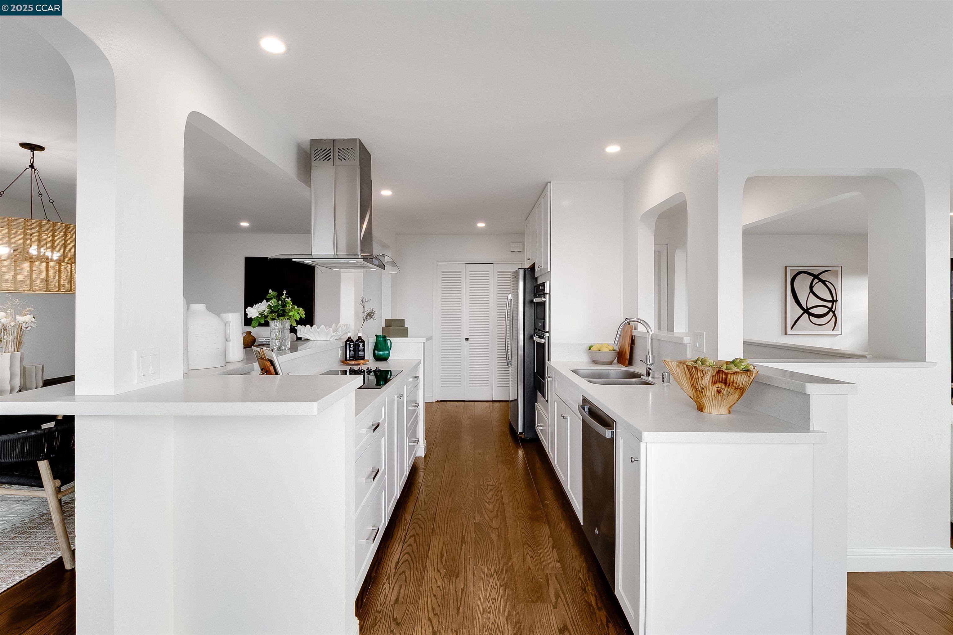 Detail Gallery Image 16 of 58 For 5949 Arlington Blvd, Richmond,  CA 94805 - 4 Beds | 3 Baths