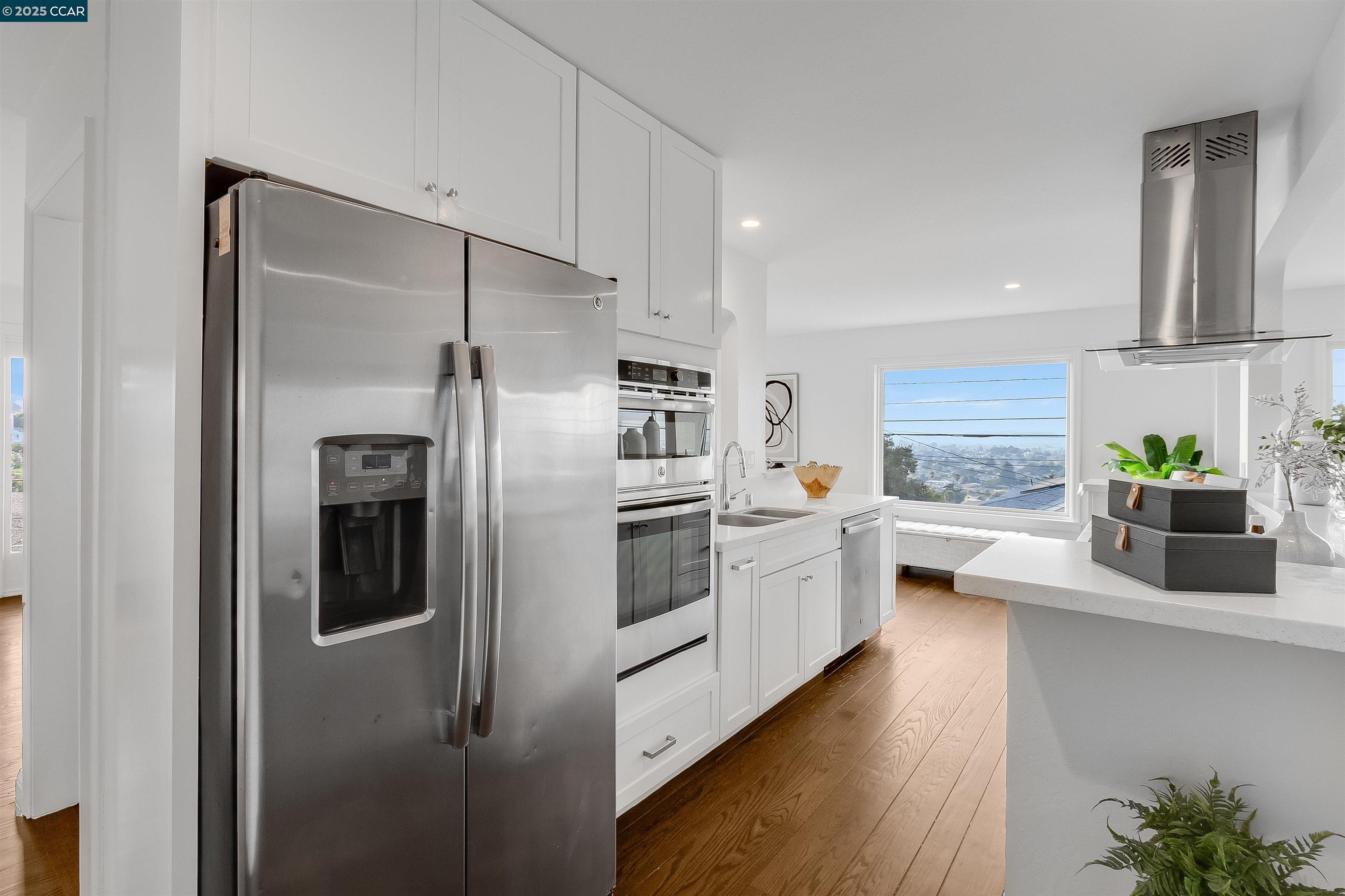 Detail Gallery Image 17 of 58 For 5949 Arlington Blvd, Richmond,  CA 94805 - 4 Beds | 3 Baths