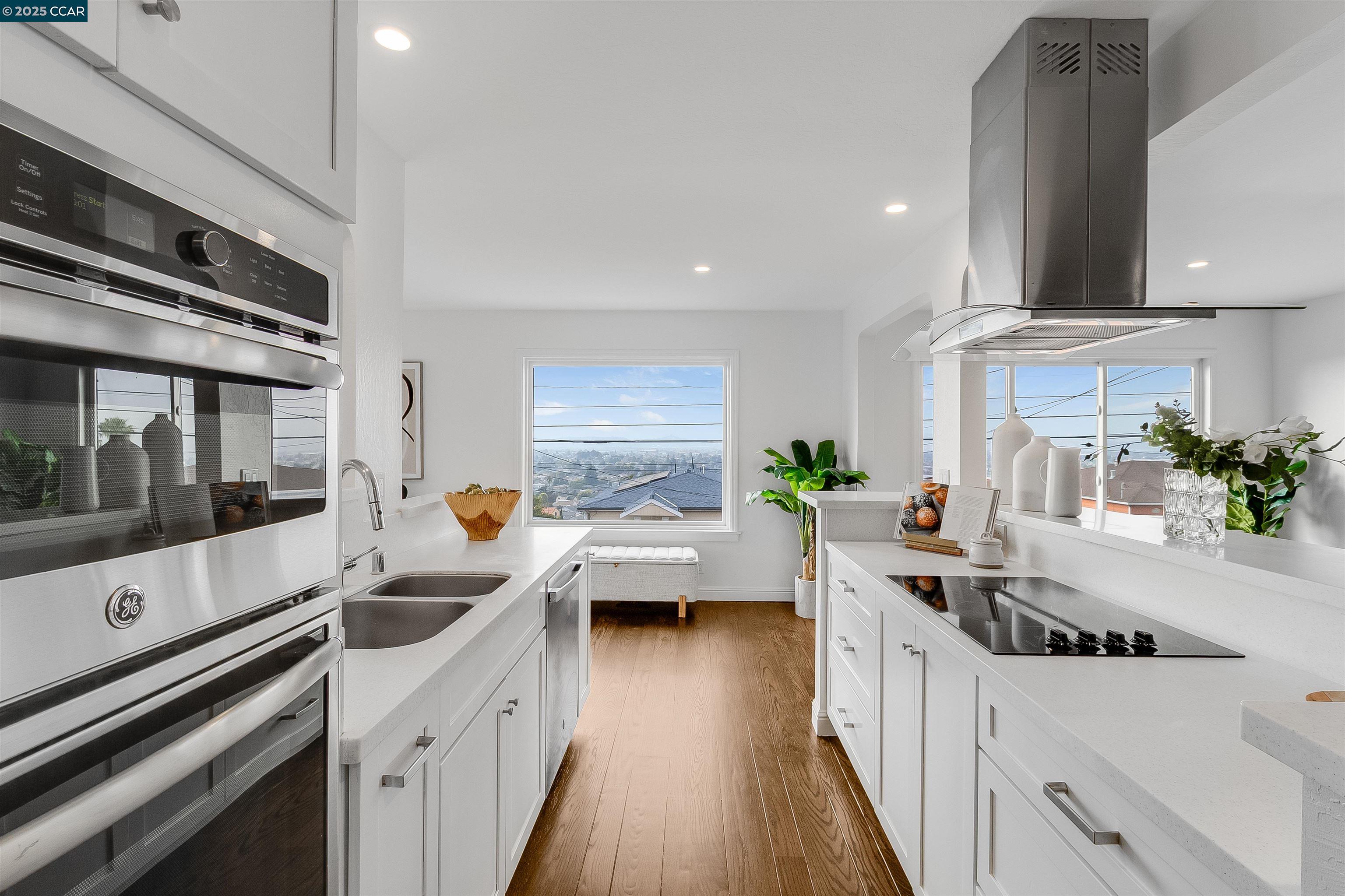 Detail Gallery Image 18 of 58 For 5949 Arlington Blvd, Richmond,  CA 94805 - 4 Beds | 3 Baths