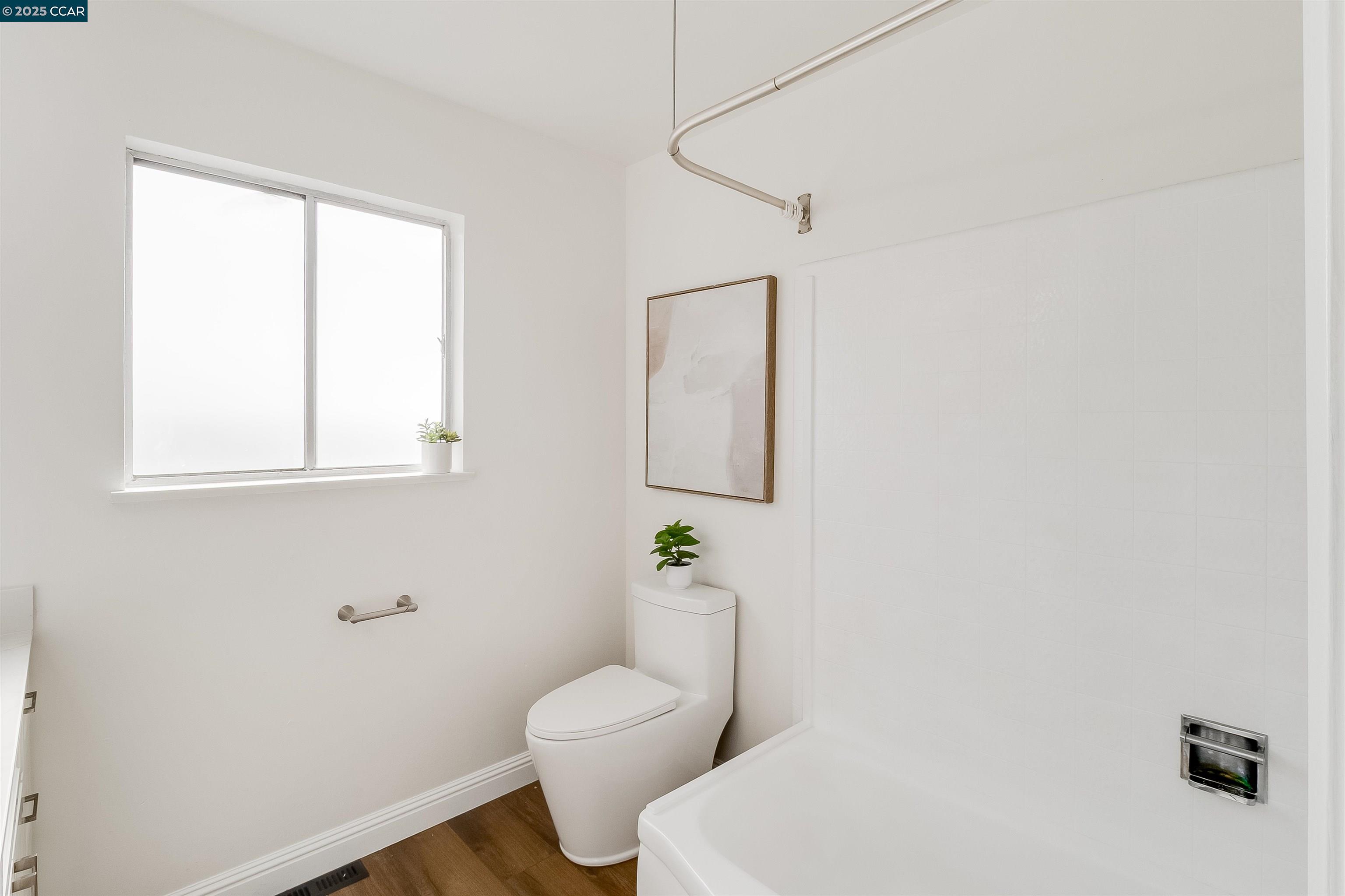 Detail Gallery Image 24 of 58 For 5949 Arlington Blvd, Richmond,  CA 94805 - 4 Beds | 3 Baths