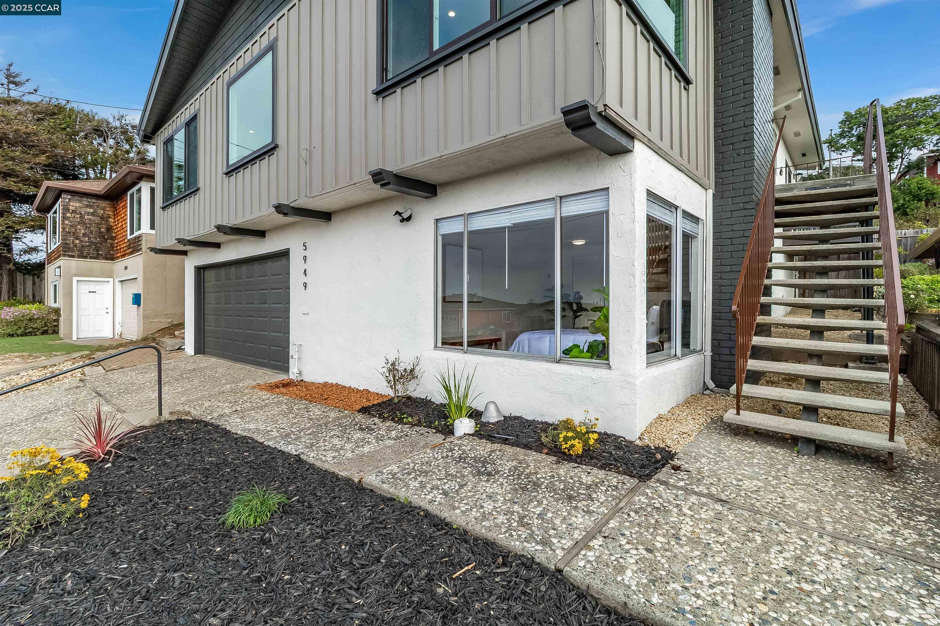 Detail Gallery Image 5 of 58 For 5949 Arlington Blvd, Richmond,  CA 94805 - 4 Beds | 3 Baths