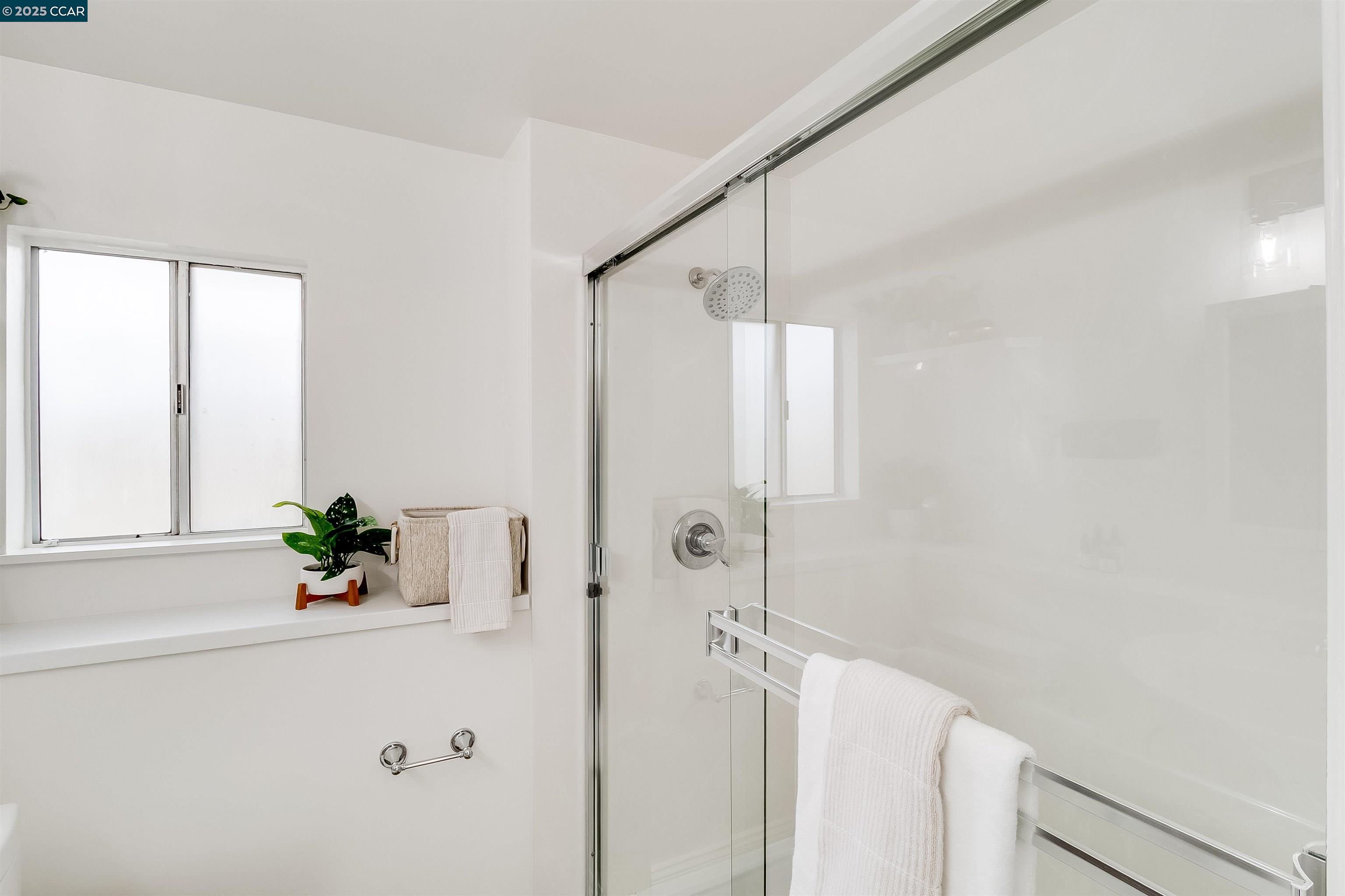 Detail Gallery Image 43 of 58 For 5949 Arlington Blvd, Richmond,  CA 94805 - 4 Beds | 3 Baths