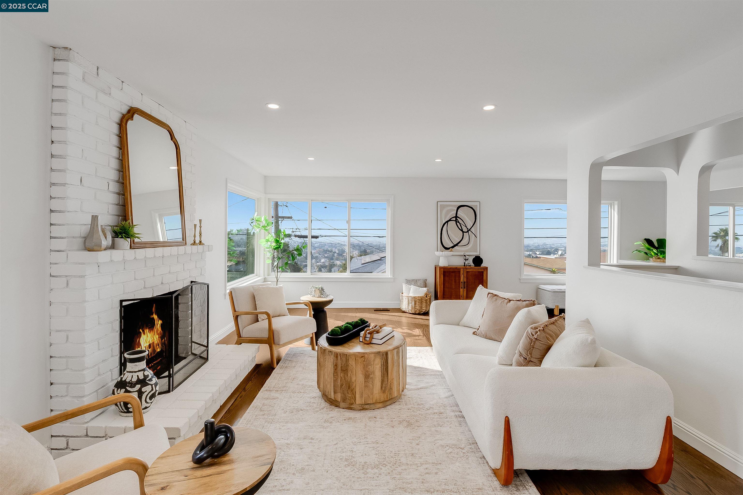 Detail Gallery Image 10 of 58 For 5949 Arlington Blvd, Richmond,  CA 94805 - 4 Beds | 3 Baths