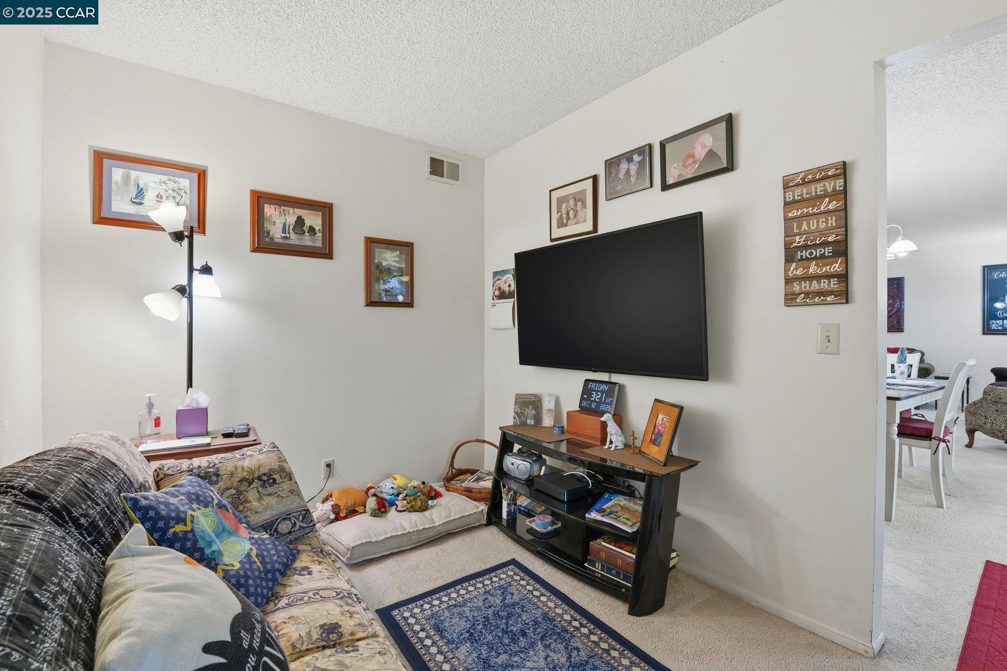Detail Gallery Image 4 of 35 For 3120 Ptarmigan Dr. #3,  Walnut Creek,  CA 94595 - 2 Beds | 2 Baths