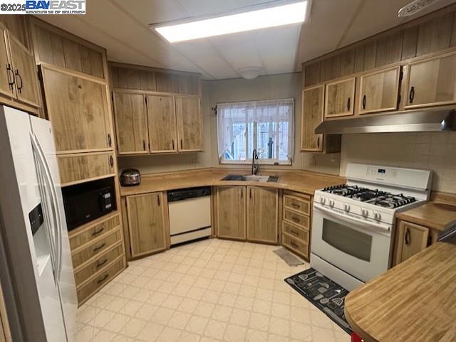 Detail Gallery Image 2 of 40 For 29131 Delgado Road, Hayward,  CA 94544 - 2 Beds | 2 Baths