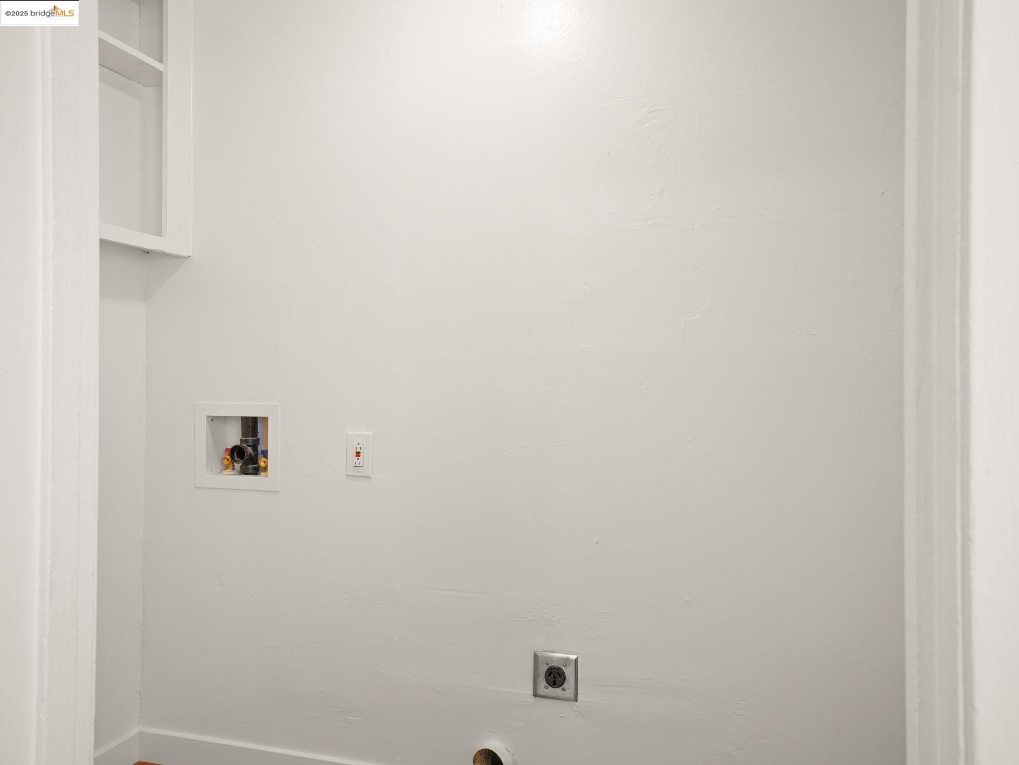 Detail Gallery Image 11 of 18 For 1274 Terra Avenue, San Leandro,  CA 94578 - 2 Beds | 1 Baths