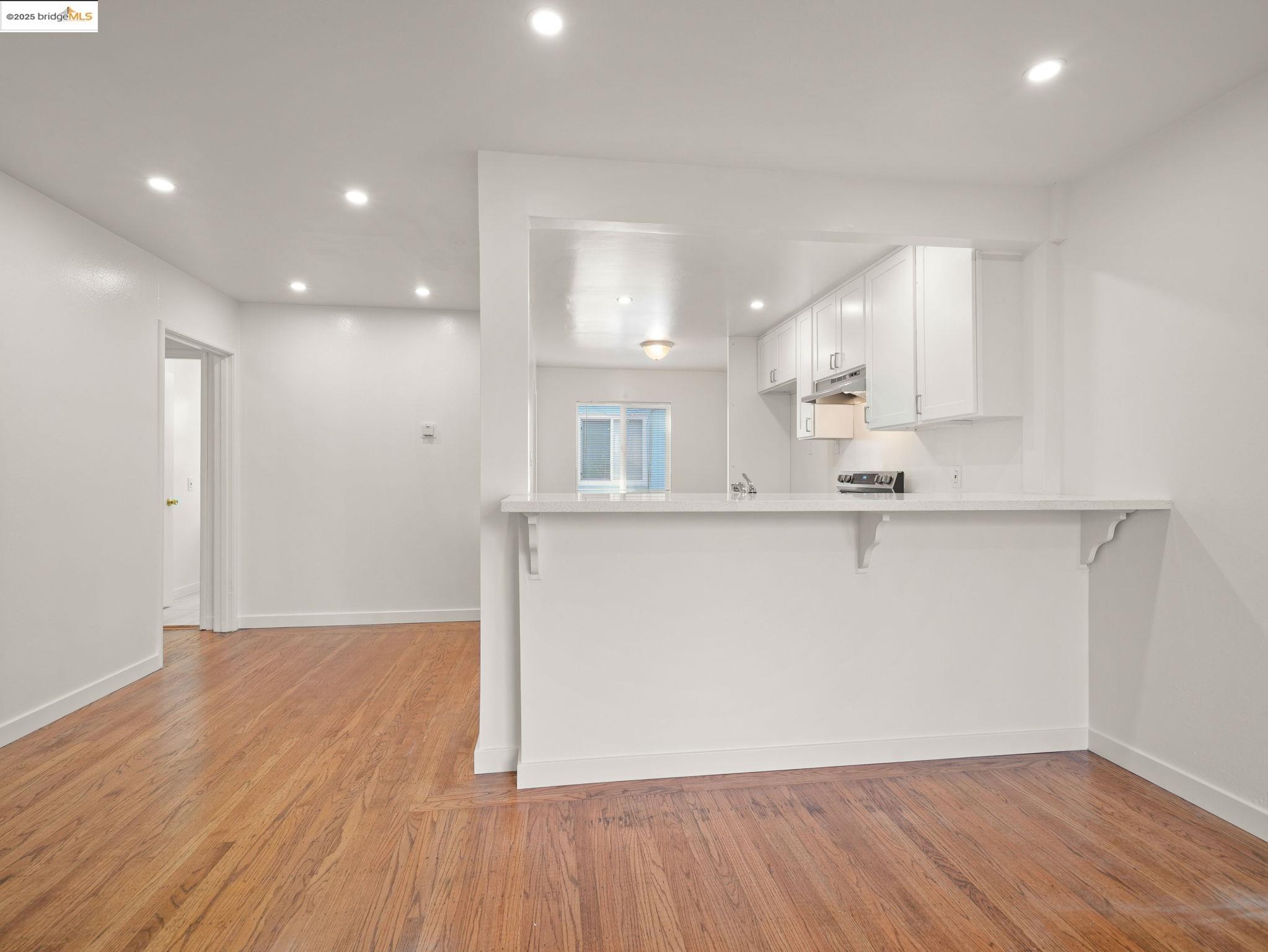 Detail Gallery Image 6 of 18 For 1274 Terra Avenue, San Leandro,  CA 94578 - 2 Beds | 1 Baths