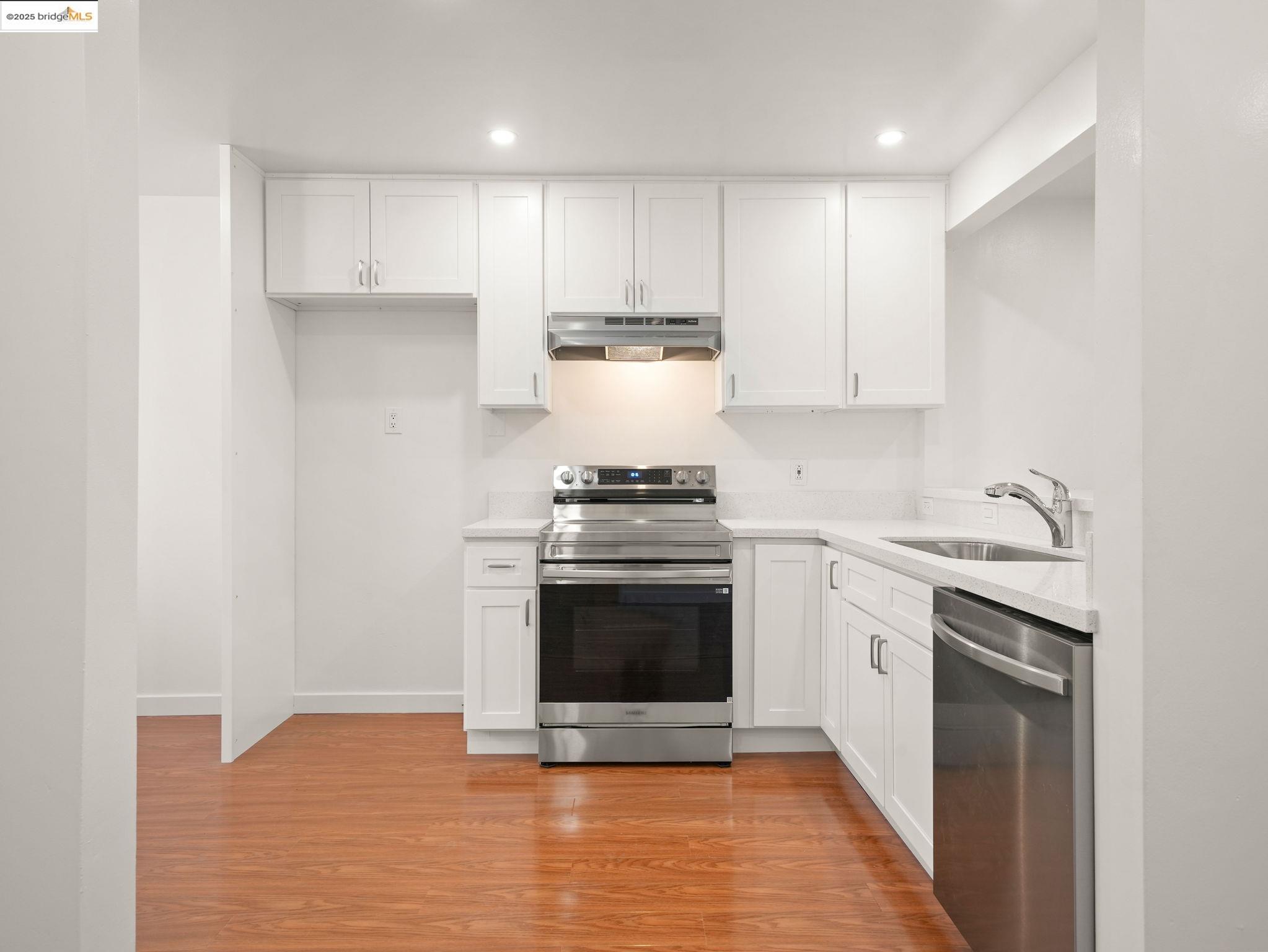 Detail Gallery Image 9 of 18 For 1274 Terra Avenue, San Leandro,  CA 94578 - 2 Beds | 1 Baths