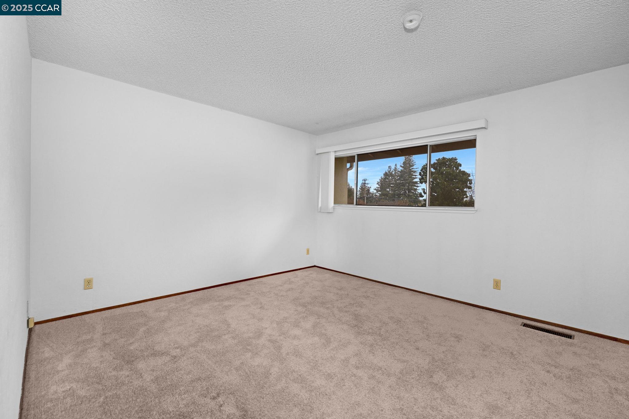 Detail Gallery Image 15 of 35 For 1960 Pomar Way, Walnut Creek,  CA 94598 - 2 Beds | 2/1 Baths