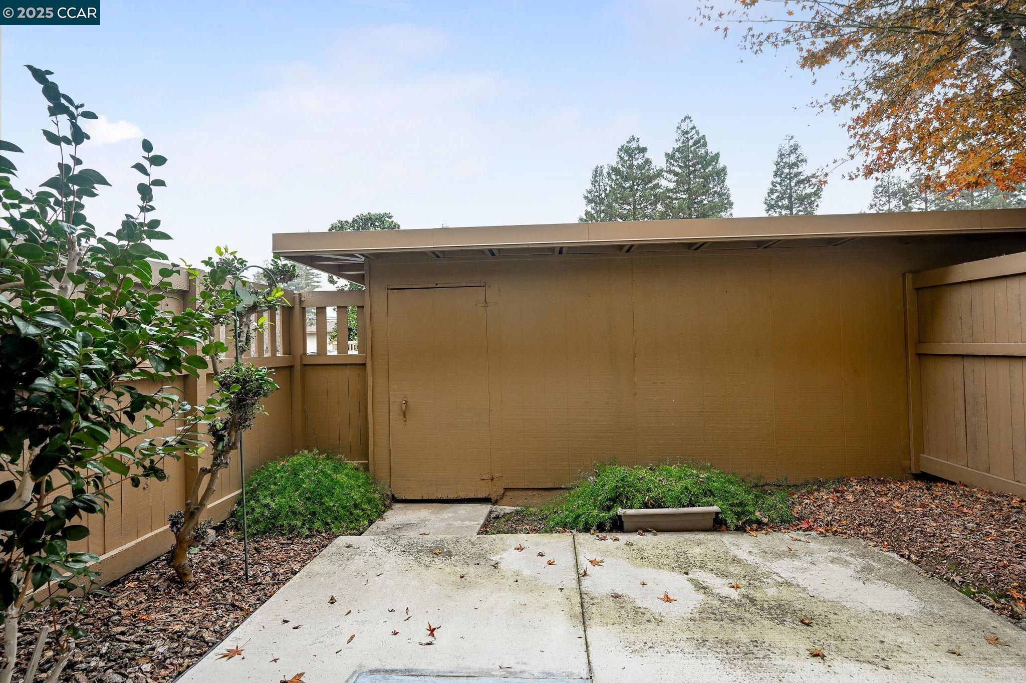 Detail Gallery Image 22 of 35 For 1960 Pomar Way, Walnut Creek,  CA 94598 - 2 Beds | 2/1 Baths
