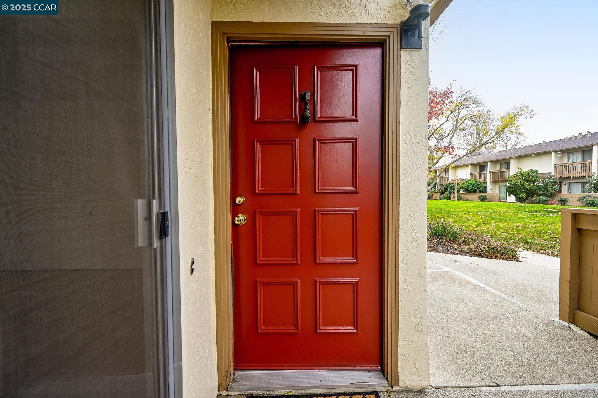 Detail Gallery Image 4 of 35 For 1960 Pomar Way, Walnut Creek,  CA 94598 - 2 Beds | 2/1 Baths