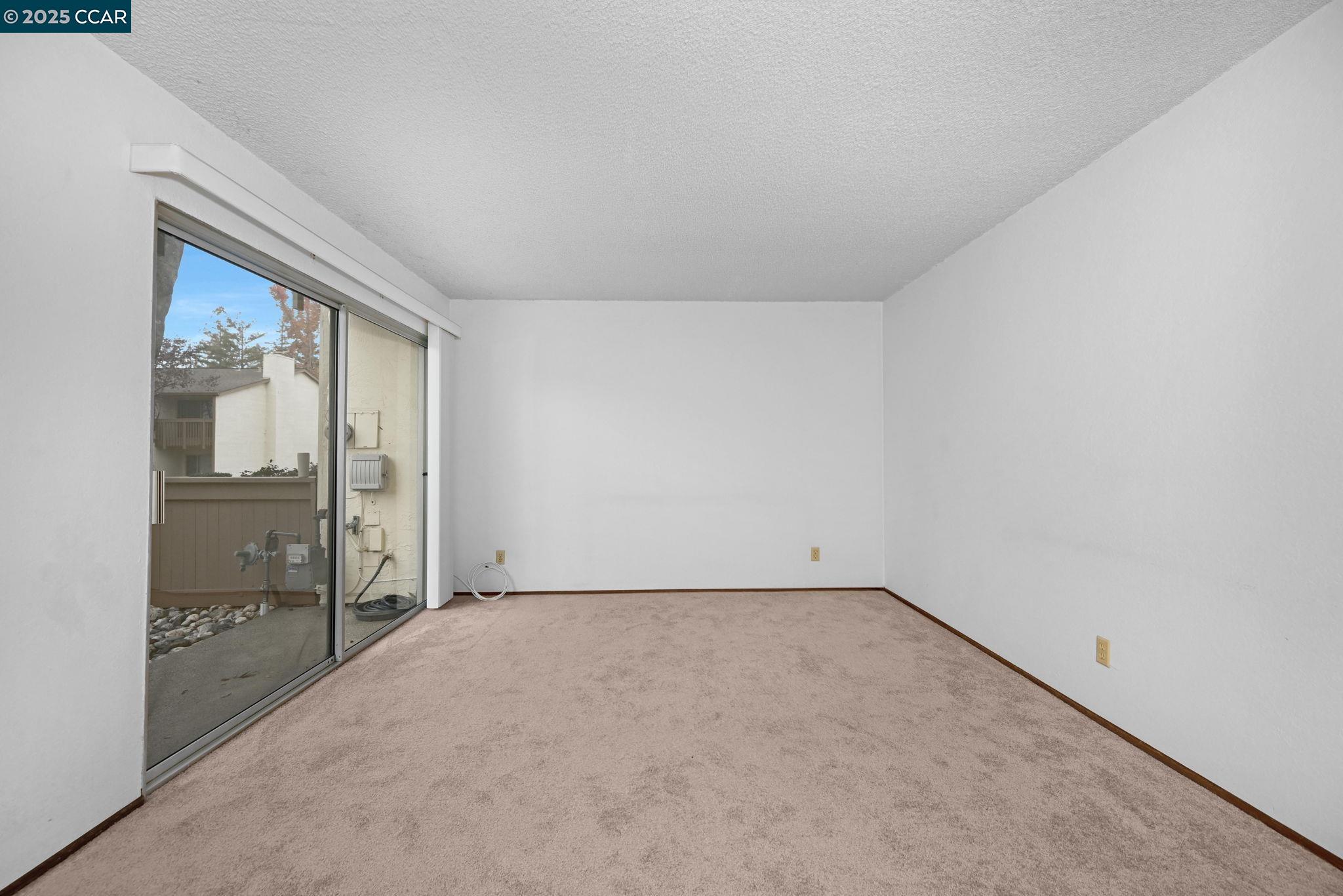 Detail Gallery Image 6 of 35 For 1960 Pomar Way, Walnut Creek,  CA 94598 - 2 Beds | 2/1 Baths