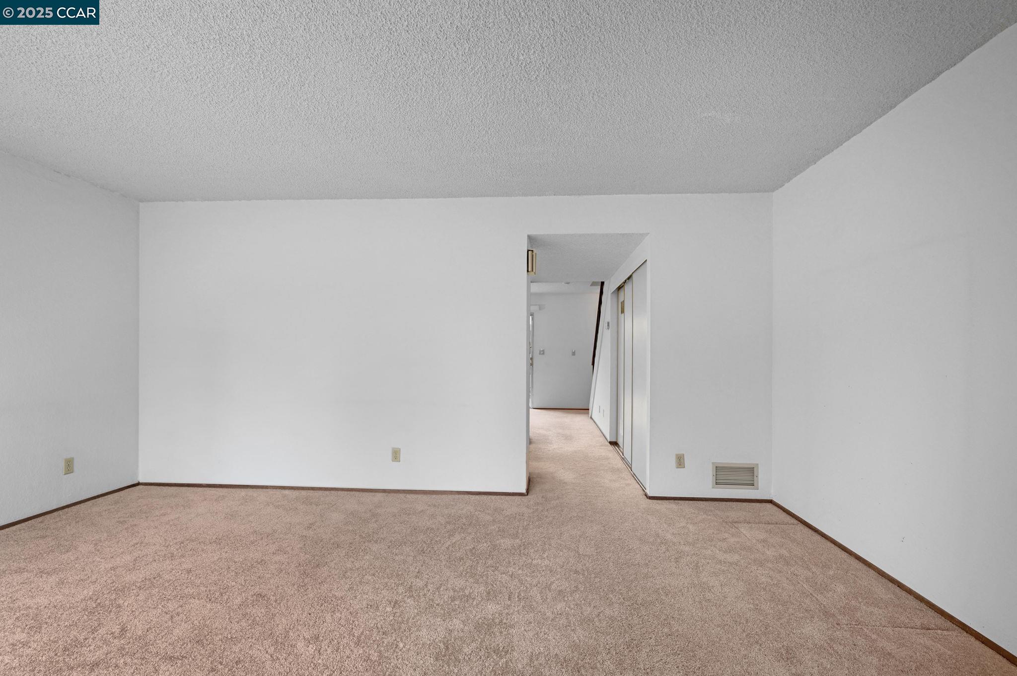 Detail Gallery Image 8 of 35 For 1960 Pomar Way, Walnut Creek,  CA 94598 - 2 Beds | 2/1 Baths