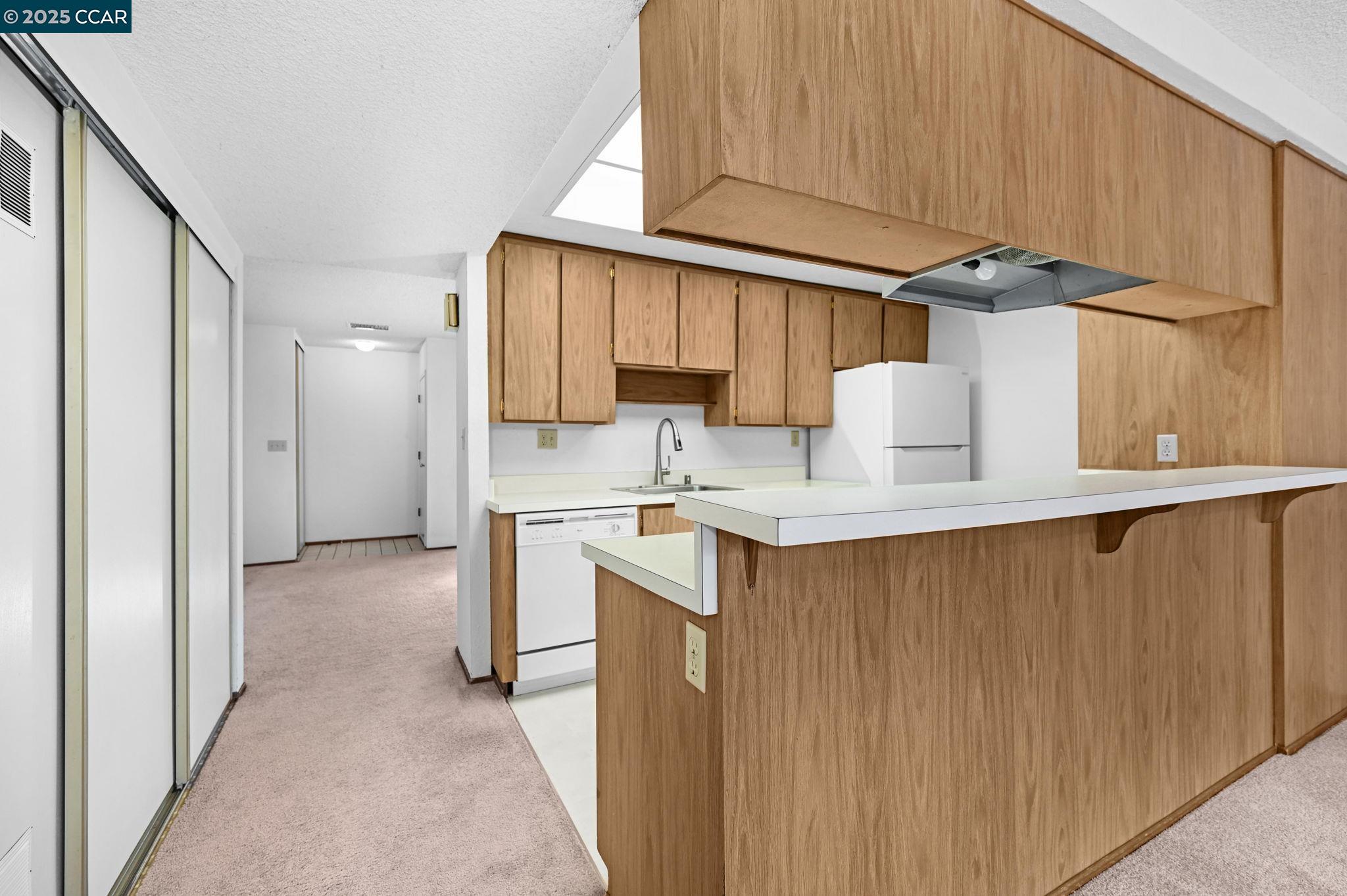 Detail Gallery Image 10 of 35 For 1960 Pomar Way, Walnut Creek,  CA 94598 - 2 Beds | 2/1 Baths