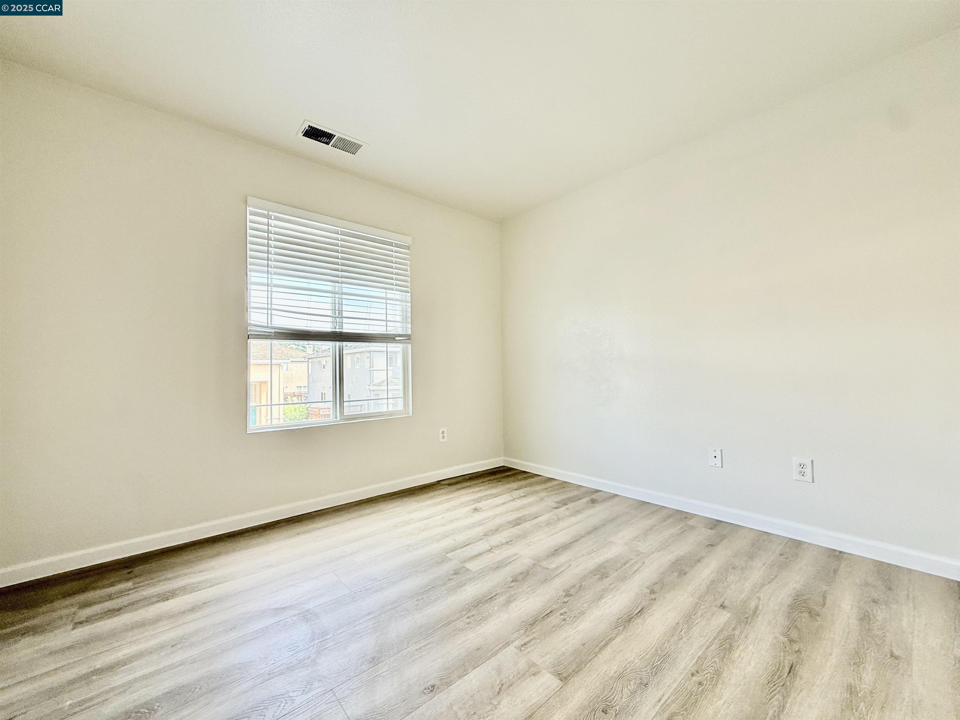 Detail Gallery Image 11 of 21 For 815 Spring Mountain Ln, American Canyon,  CA 94503 - 3 Beds | 2/1 Baths