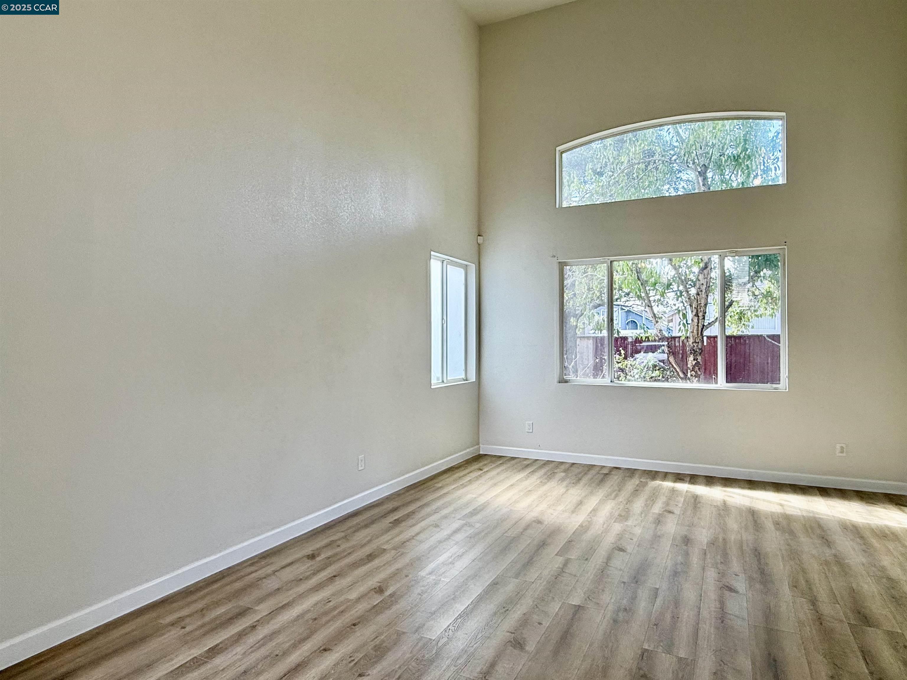 Detail Gallery Image 8 of 21 For 815 Spring Mountain Ln, American Canyon,  CA 94503 - 3 Beds | 2/1 Baths