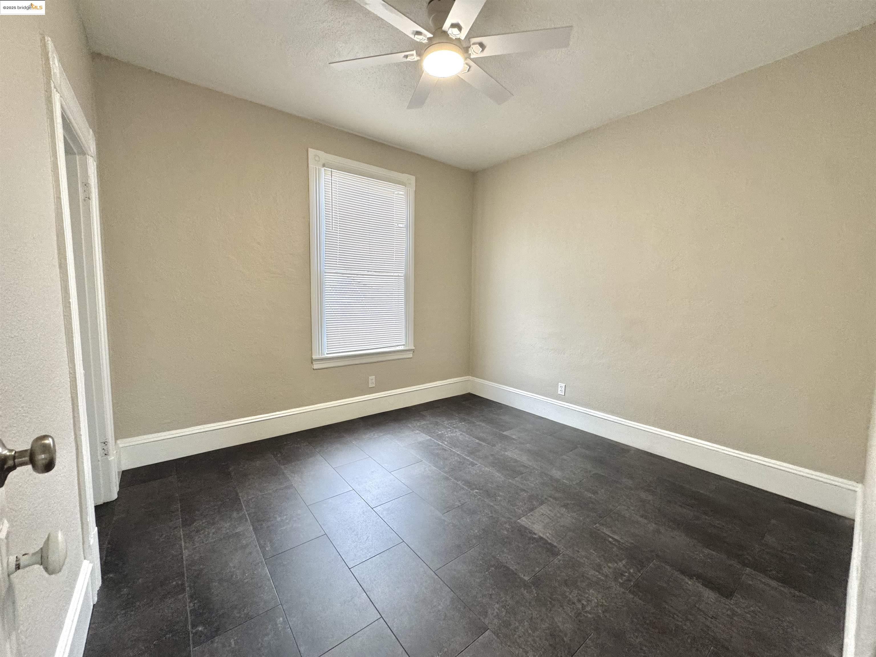 Detail Gallery Image 12 of 16 For 414 Kentucky, Vallejo,  CA 94590 - 3 Beds | 1 Baths