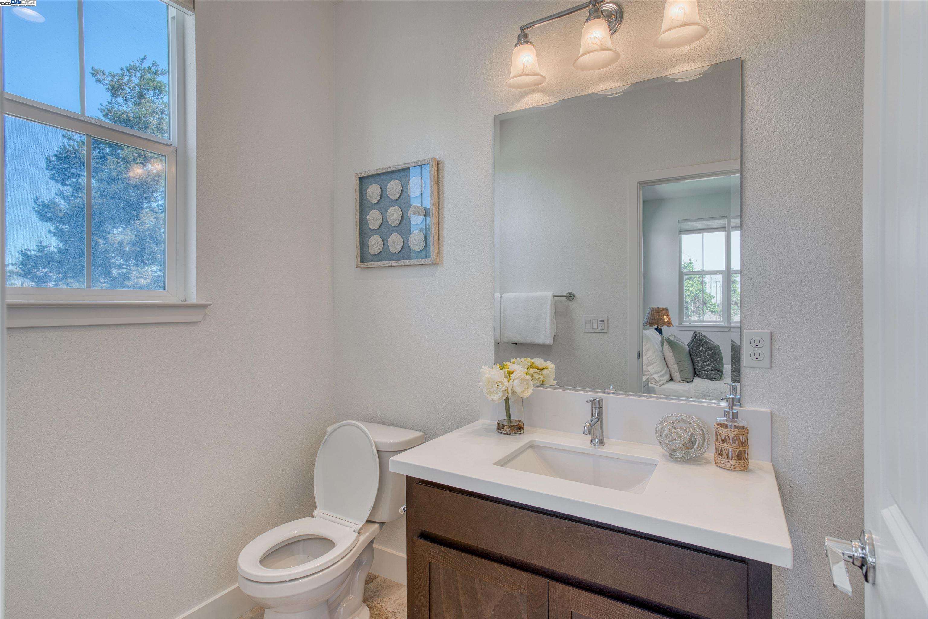 Detail Gallery Image 25 of 40 For 4015 Clydesdale Cmn, Fremont,  CA 94555 - 4 Beds | 4 Baths