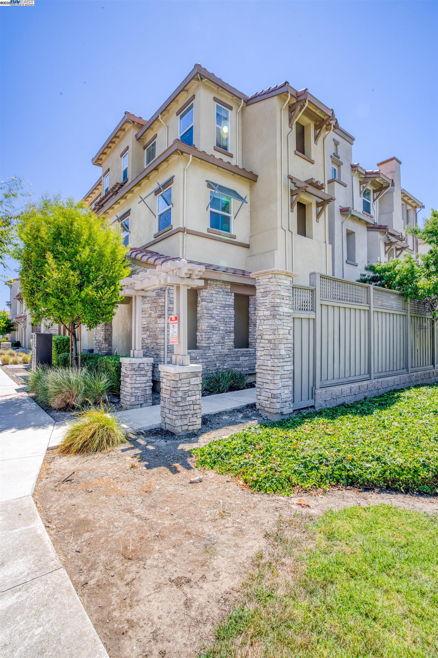 Detail Gallery Image 39 of 40 For 4015 Clydesdale Cmn, Fremont,  CA 94555 - 4 Beds | 4 Baths