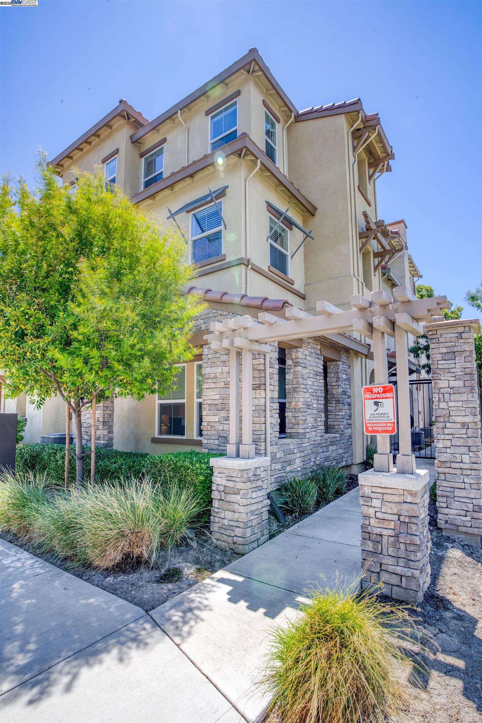 Detail Gallery Image 40 of 40 For 4015 Clydesdale Cmn, Fremont,  CA 94555 - 4 Beds | 4 Baths