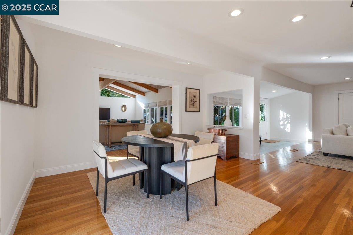 Detail Gallery Image 8 of 52 For 19 Valley View Dr, Orinda,  CA 94563 - 4 Beds | 2 Baths