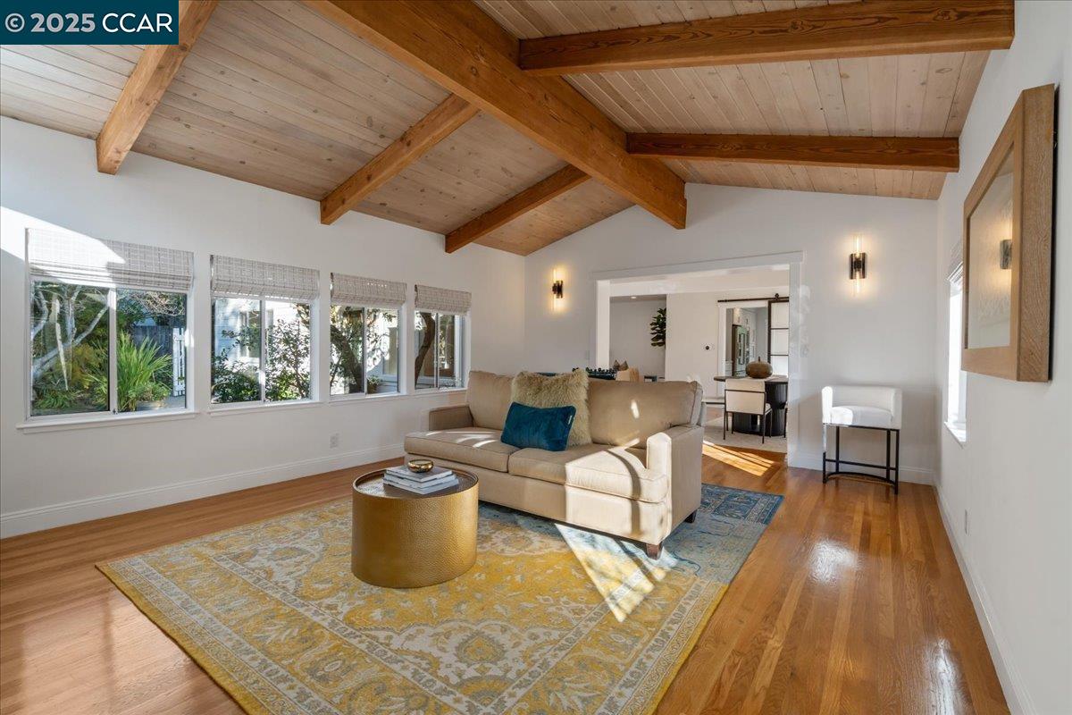 Detail Gallery Image 17 of 52 For 19 Valley View Dr, Orinda,  CA 94563 - 4 Beds | 2 Baths