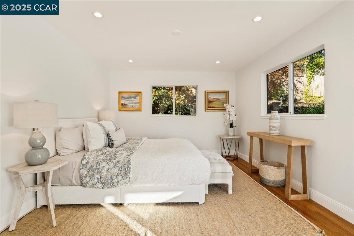 Detail Gallery Image 19 of 52 For 19 Valley View Dr, Orinda,  CA 94563 - 4 Beds | 2 Baths