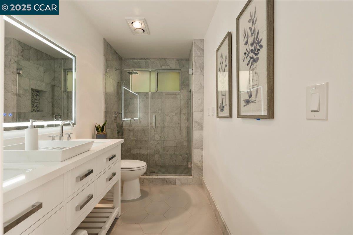 Detail Gallery Image 24 of 52 For 19 Valley View Dr, Orinda,  CA 94563 - 4 Beds | 2 Baths