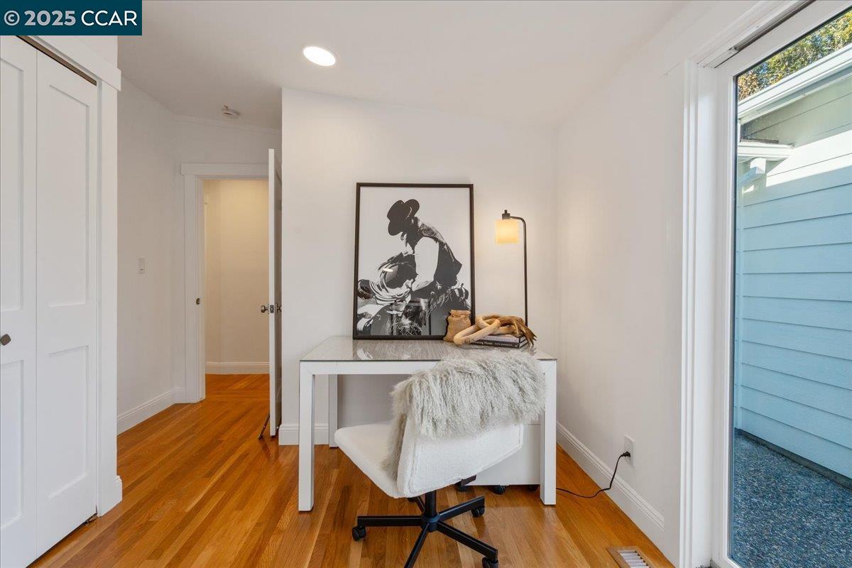 Detail Gallery Image 28 of 52 For 19 Valley View Dr, Orinda,  CA 94563 - 4 Beds | 2 Baths