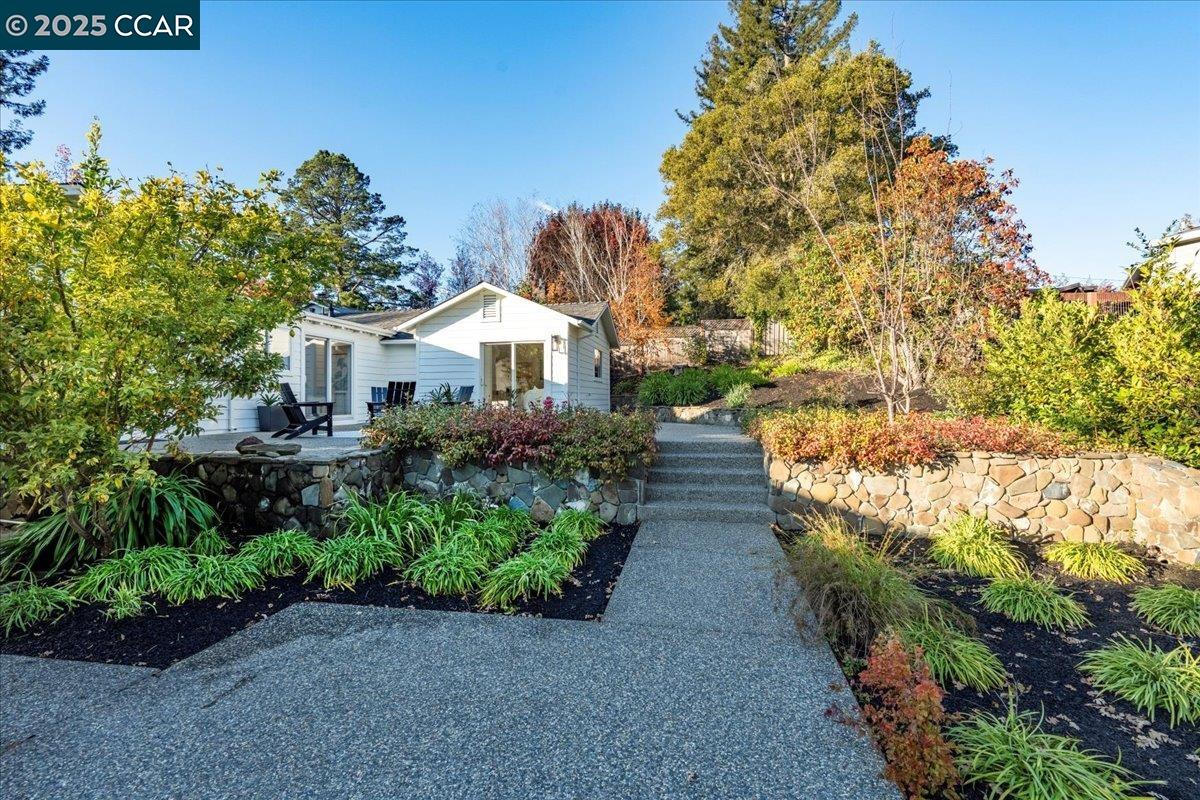 Detail Gallery Image 44 of 52 For 19 Valley View Dr, Orinda,  CA 94563 - 4 Beds | 2 Baths